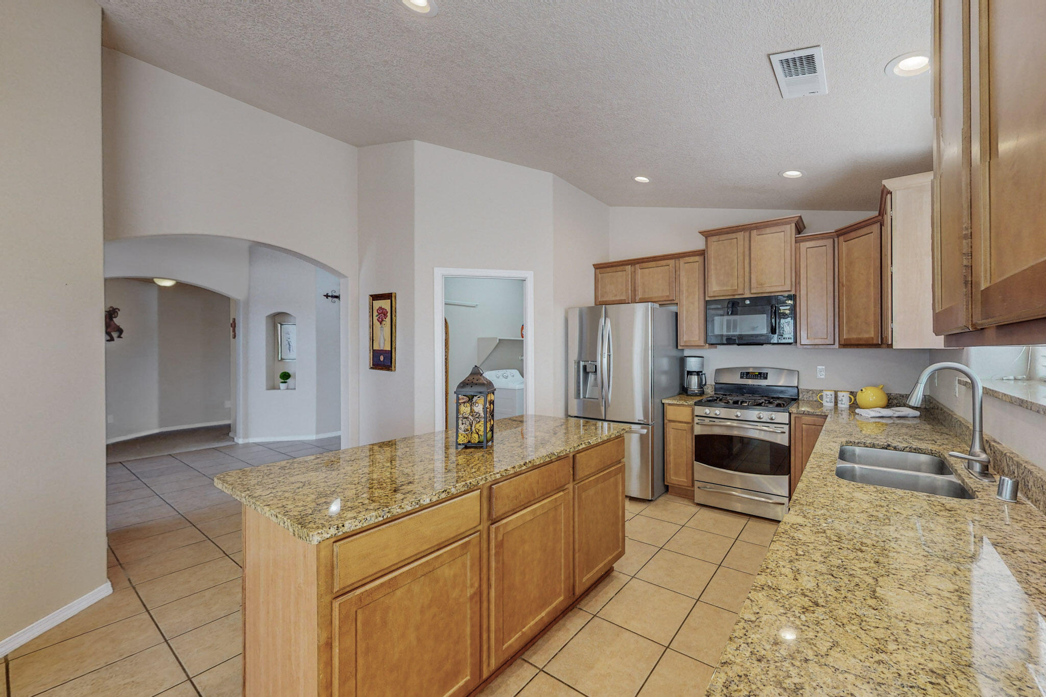 3818 CHOLLA Drive NE