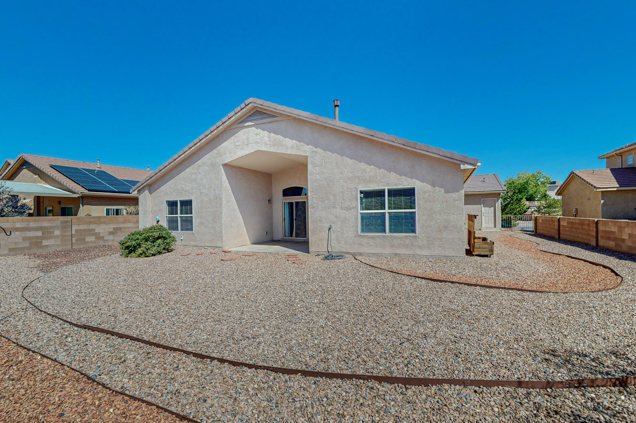 3818 CHOLLA Drive NE
