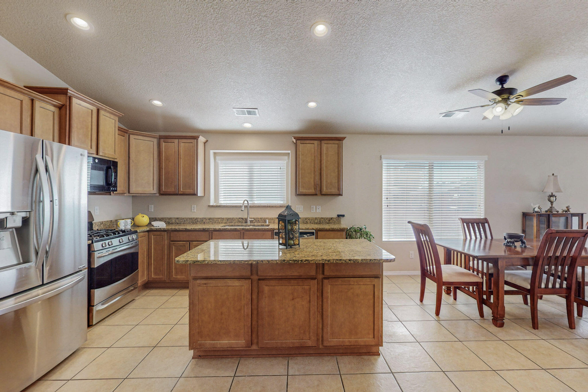3818 CHOLLA Drive NE