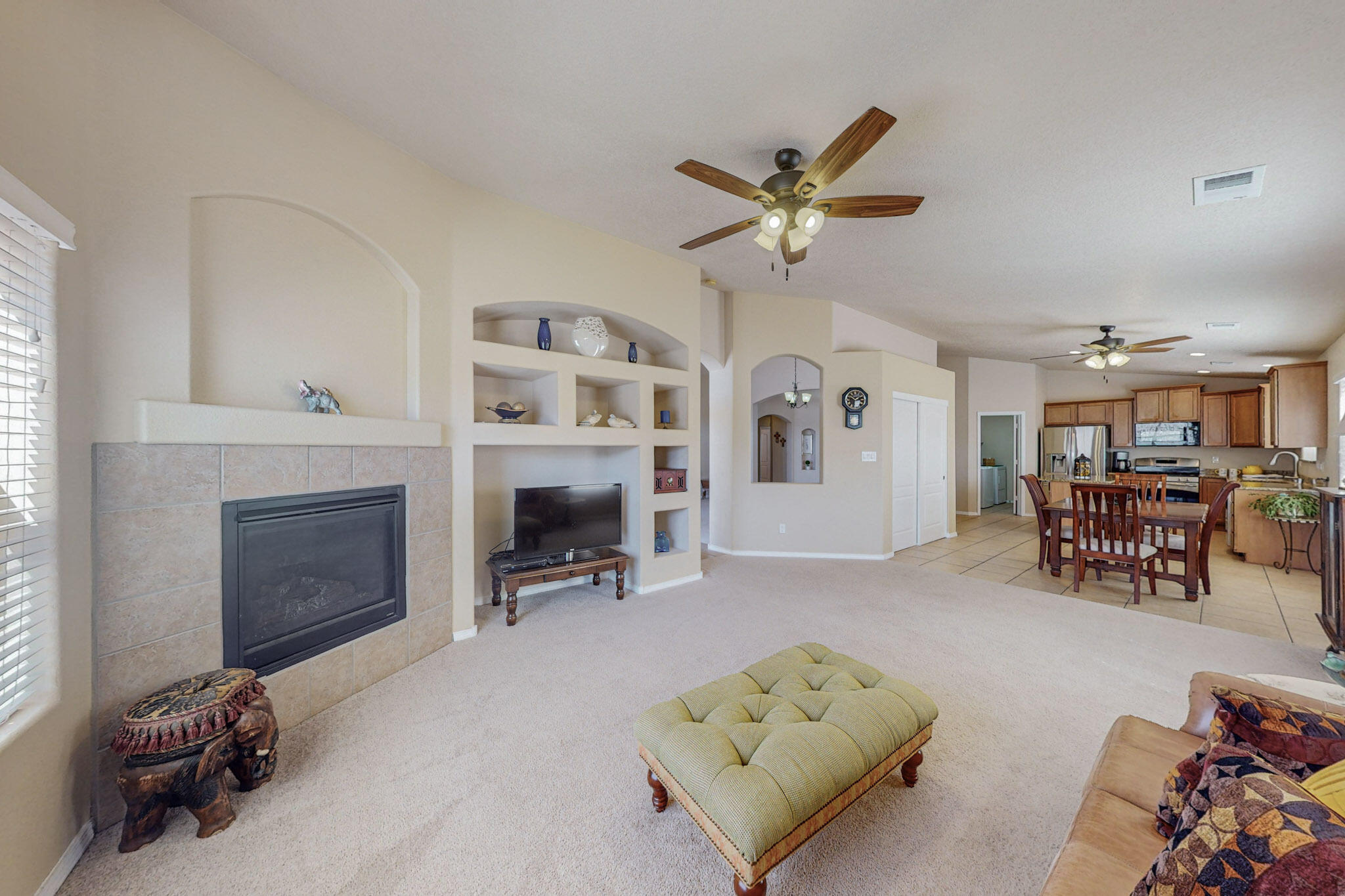 3818 CHOLLA Drive NE