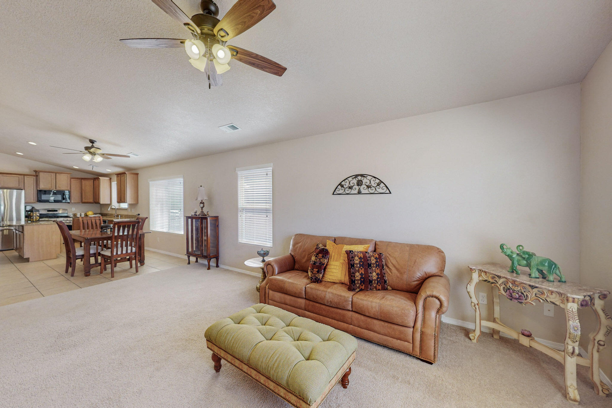 3818 CHOLLA Drive NE