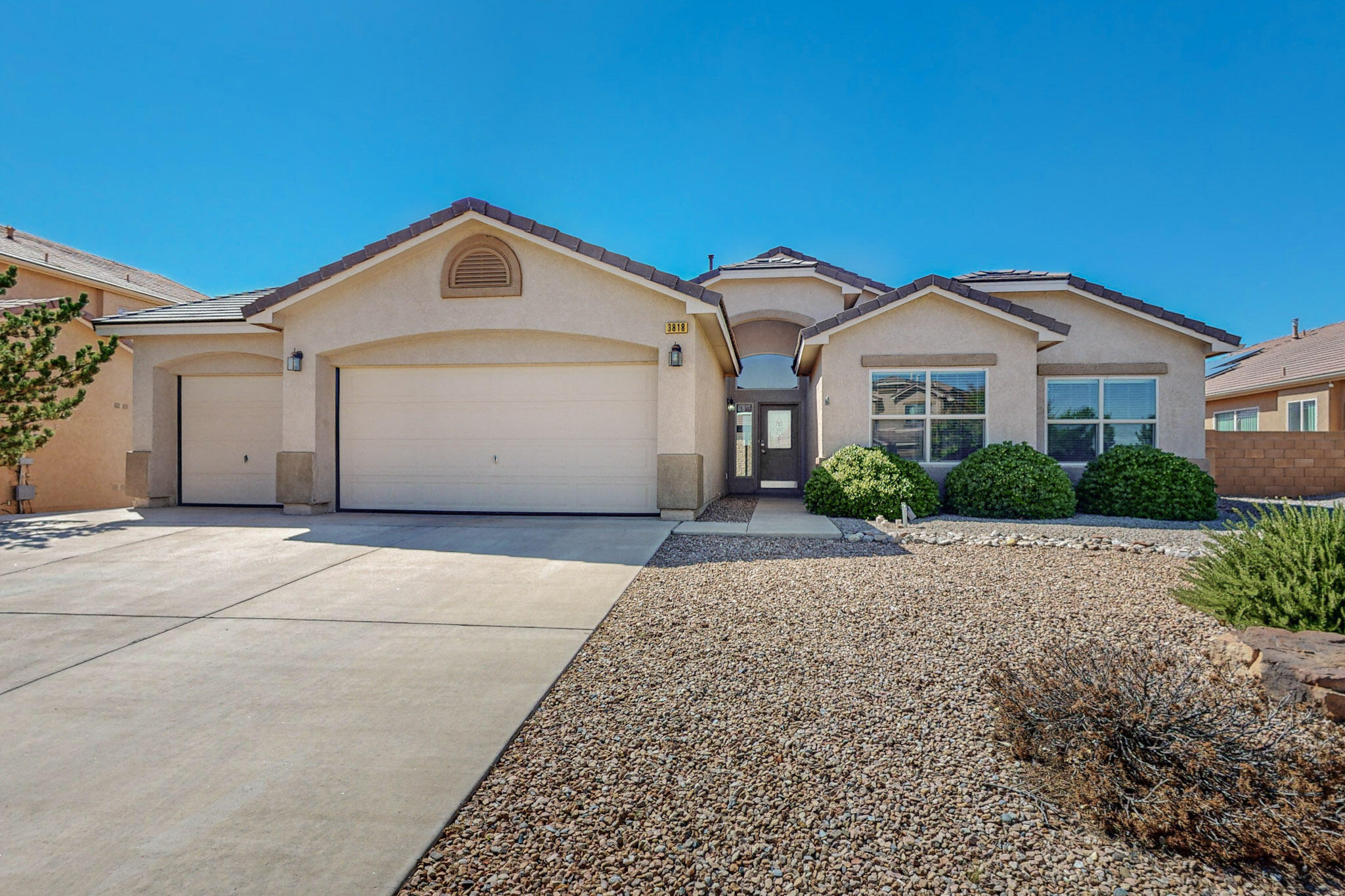 3818 CHOLLA Drive NE
