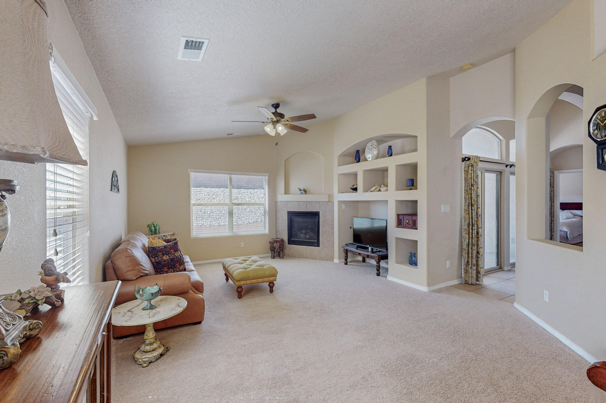 3818 CHOLLA Drive NE