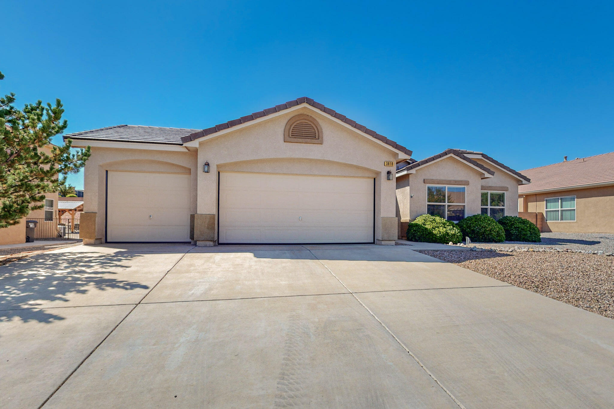 3818 CHOLLA Drive NE