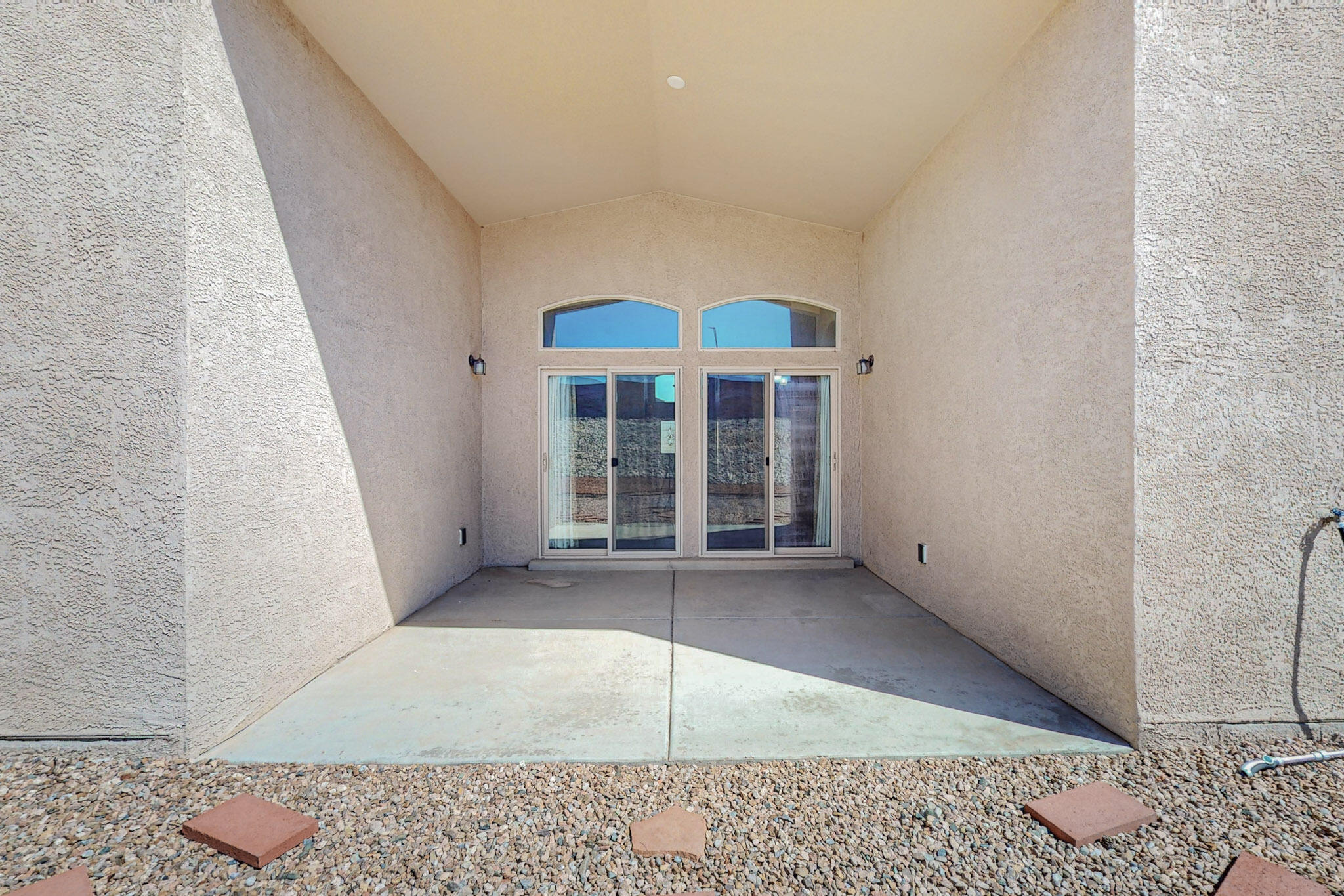 3818 CHOLLA Drive NE