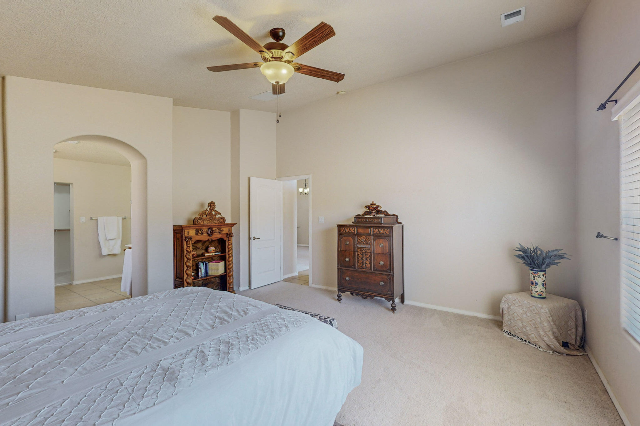 3818 CHOLLA Drive NE