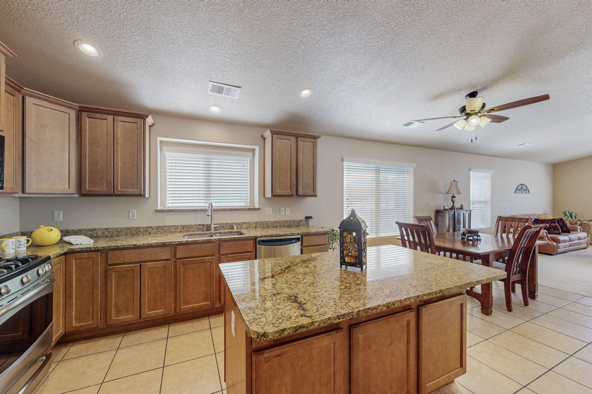 3818 CHOLLA Drive NE