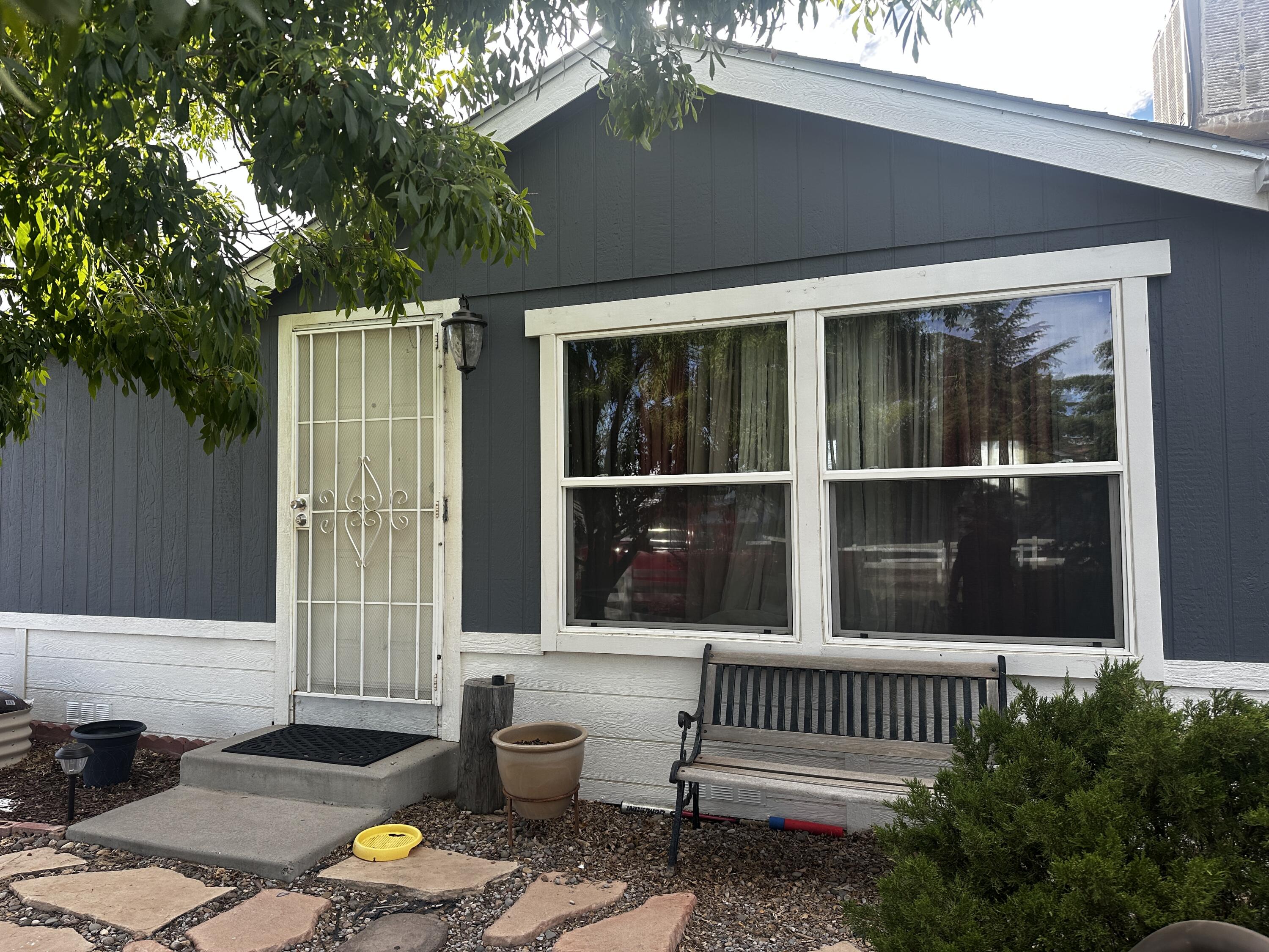 831 4 TH Street SW