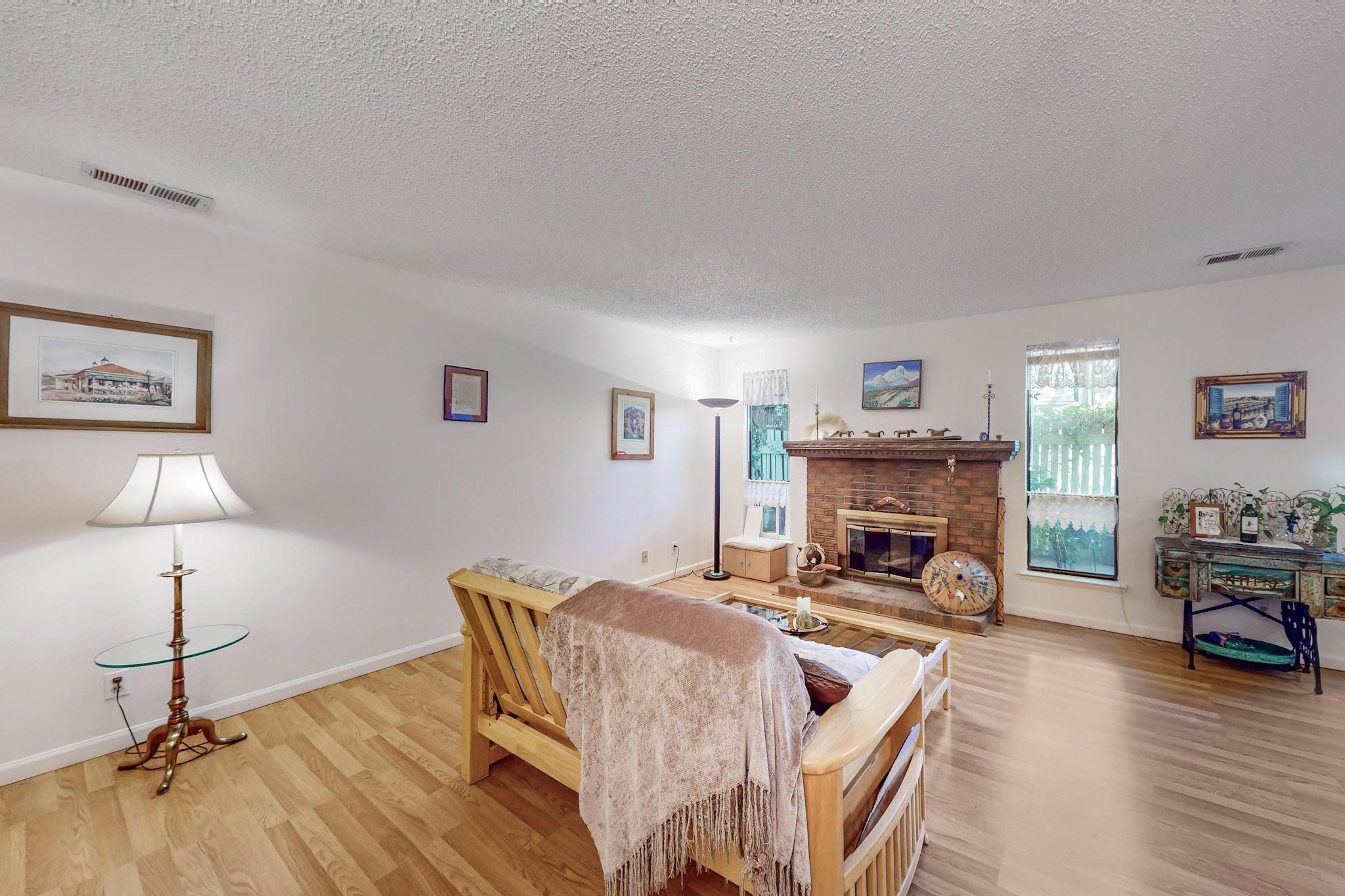 46 WESTLAKE Drive NE