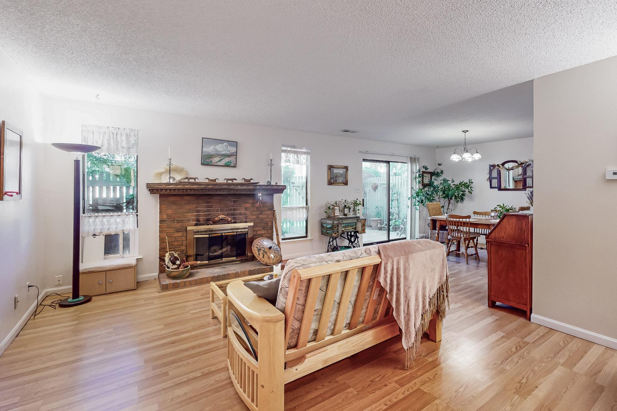 46 WESTLAKE Drive NE