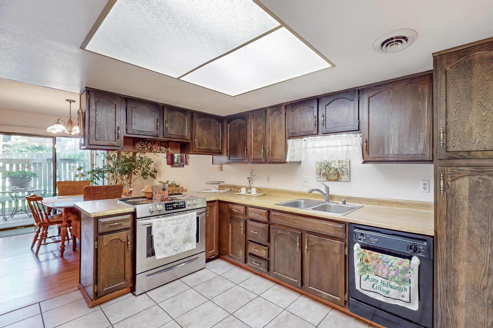 46 WESTLAKE Drive NE