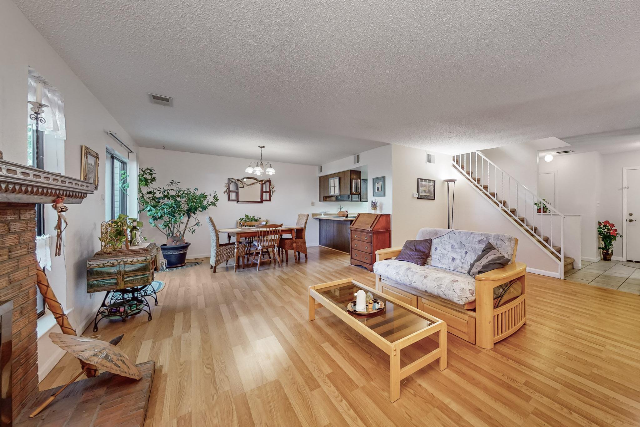 46 WESTLAKE Drive NE