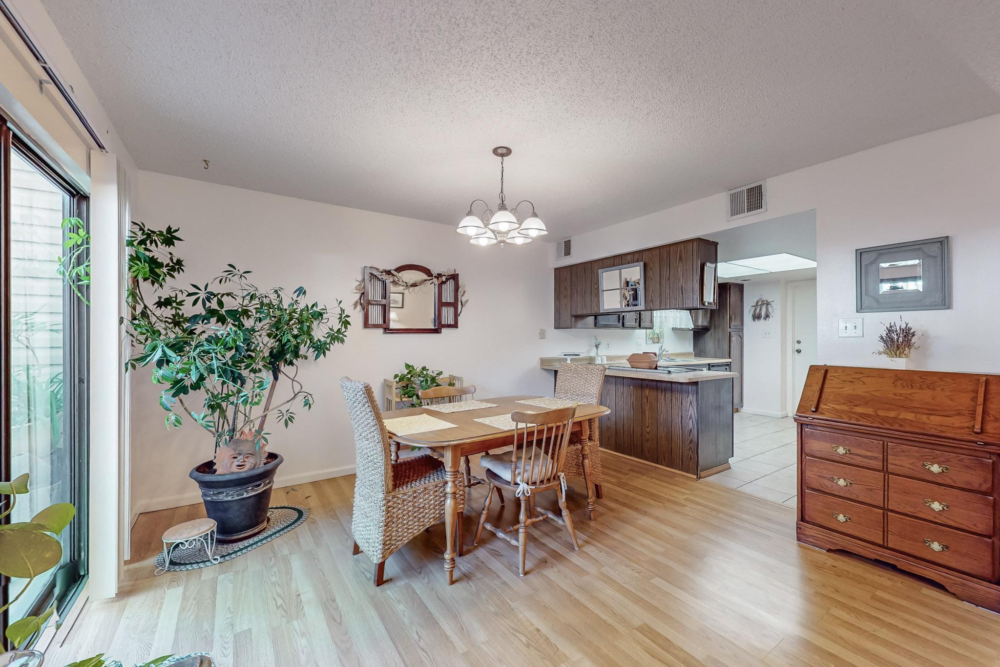 46 WESTLAKE Drive NE