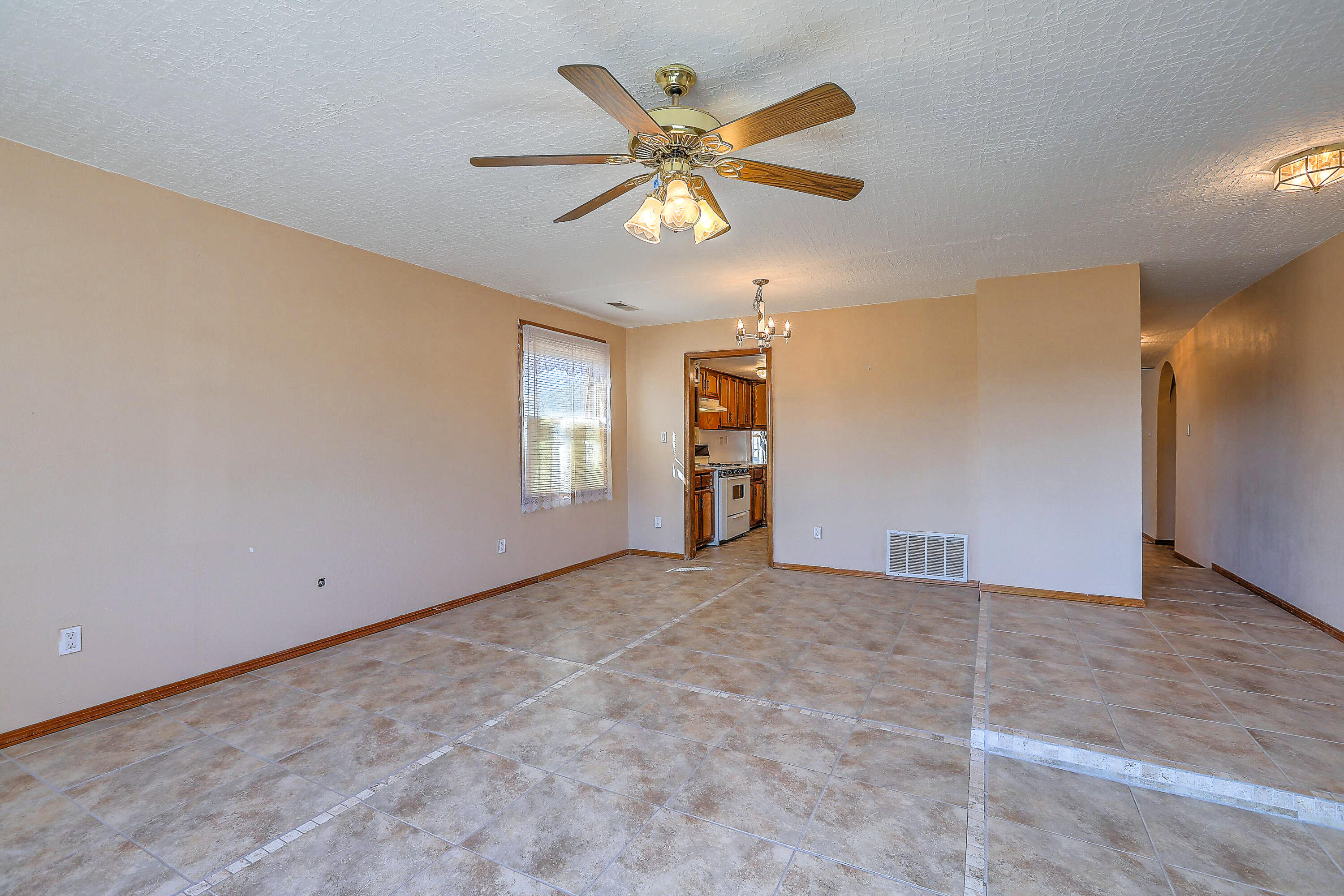 3123 AMALIA Road SW