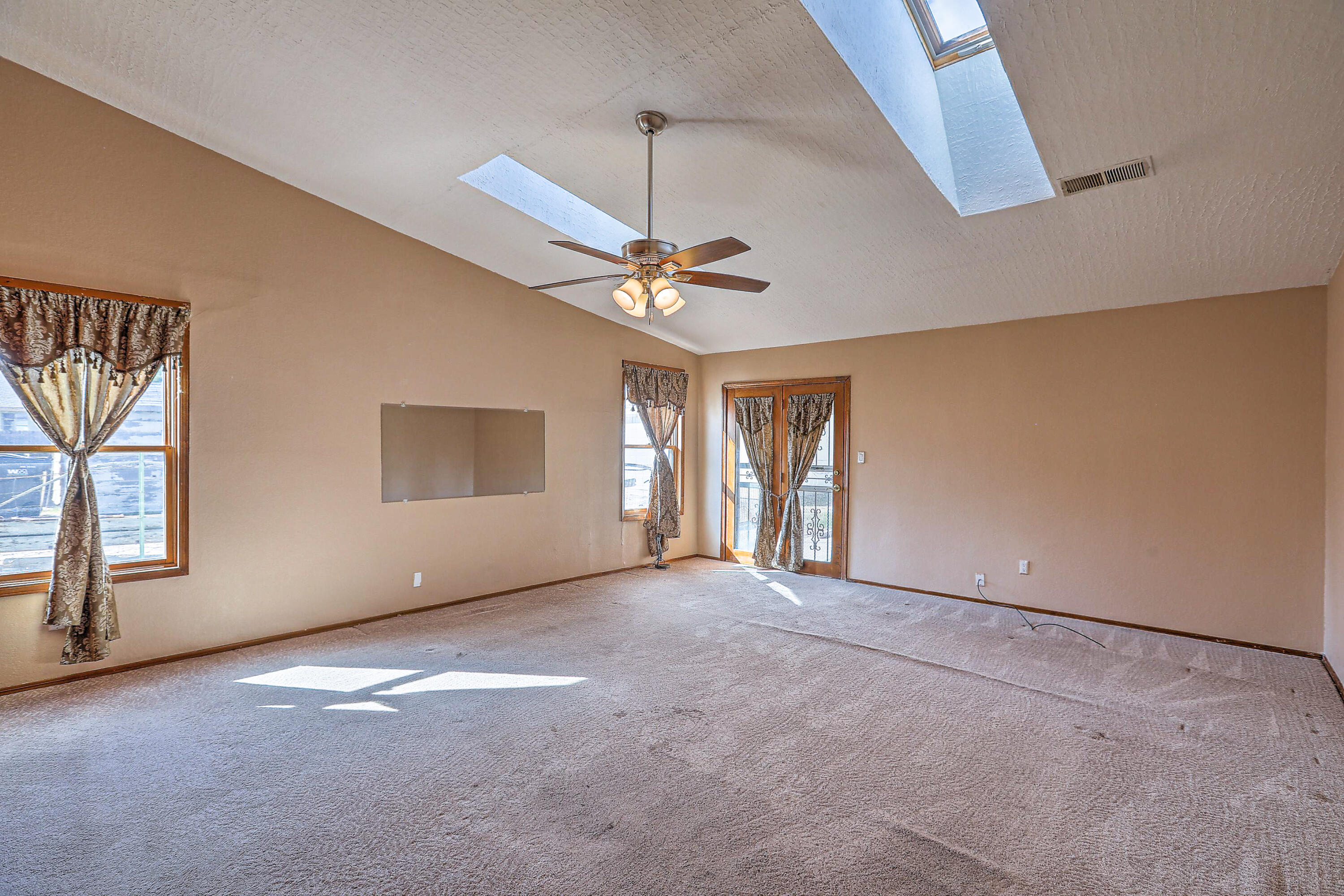 3123 AMALIA Road SW