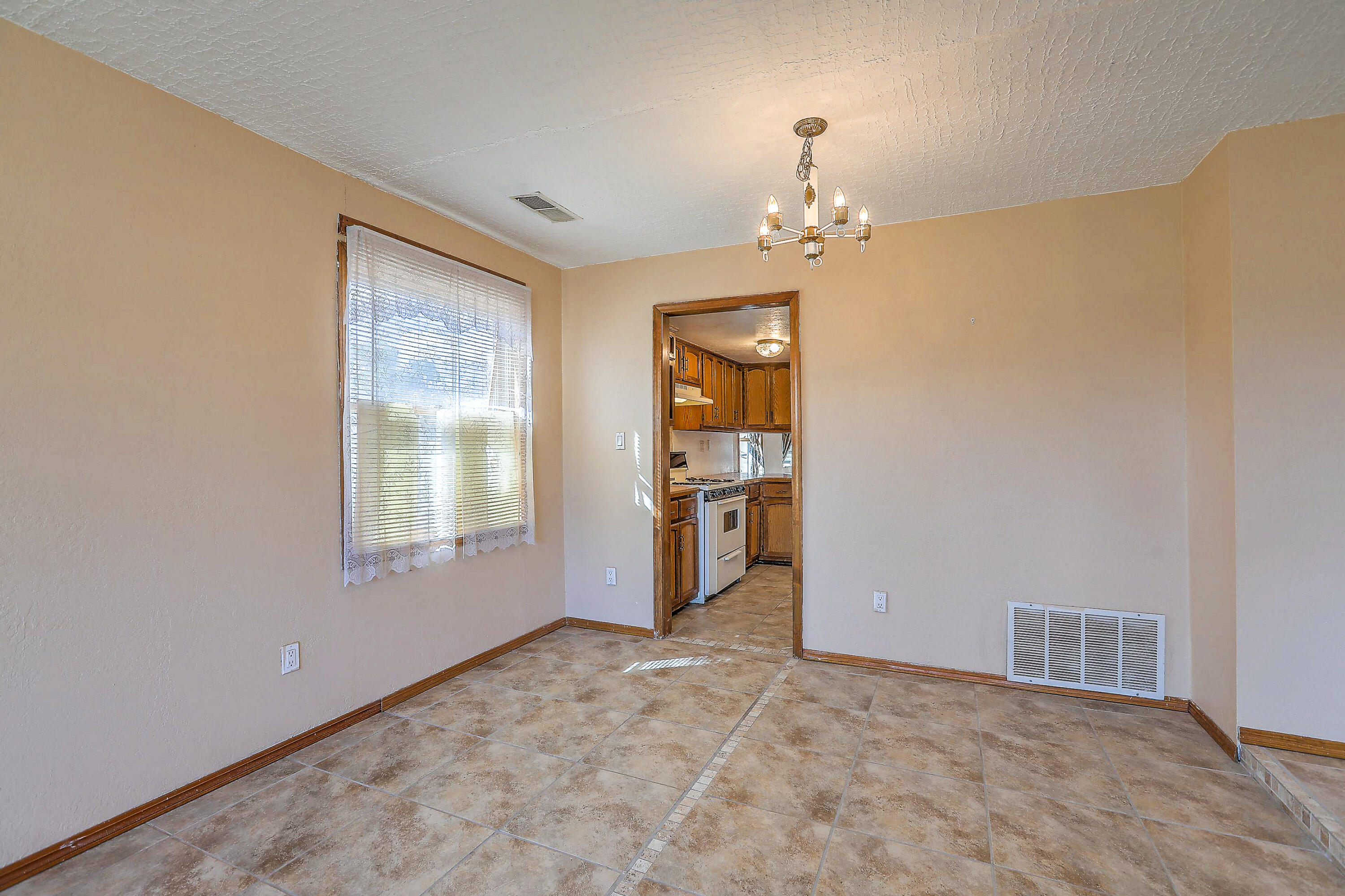 3123 AMALIA Road SW