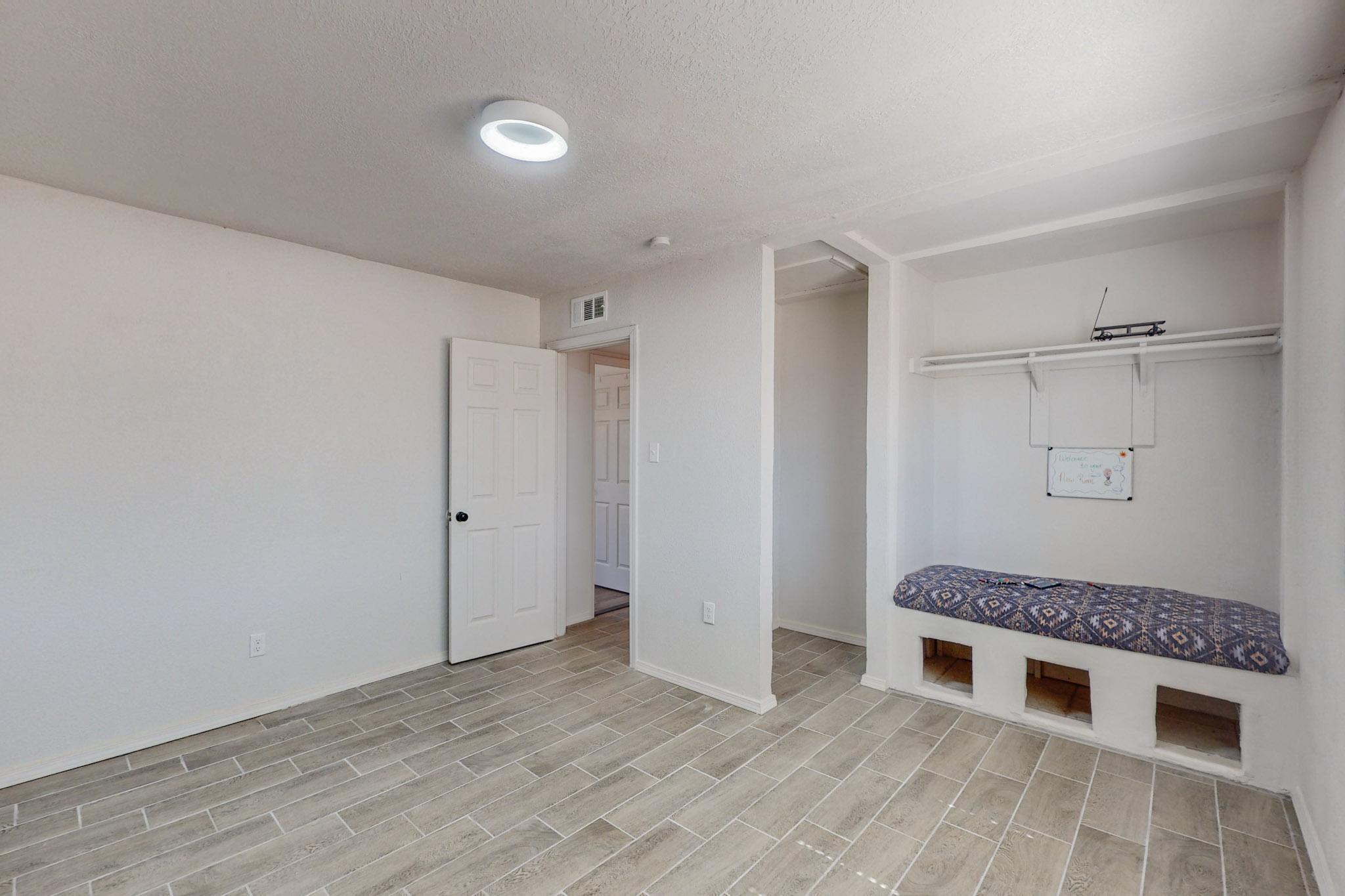56 SOMMERSET Drive SE