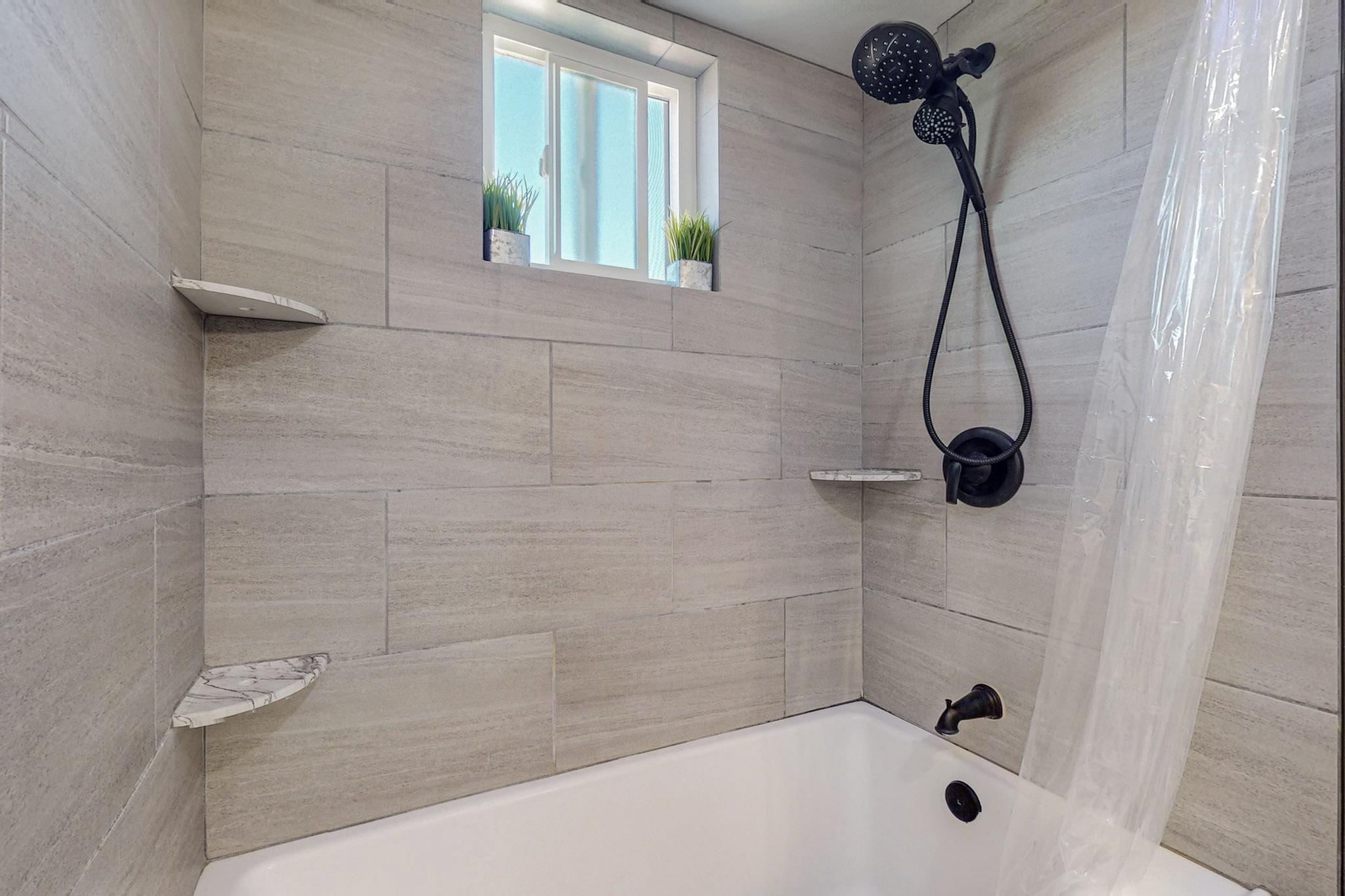 56 SOMMERSET Drive SE