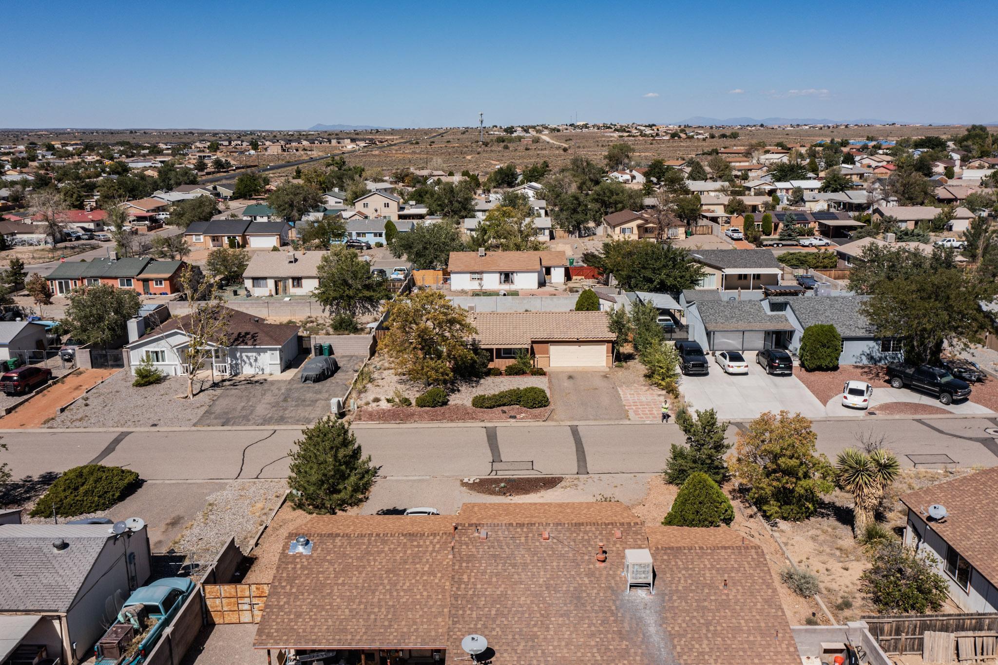56 SOMMERSET Drive SE