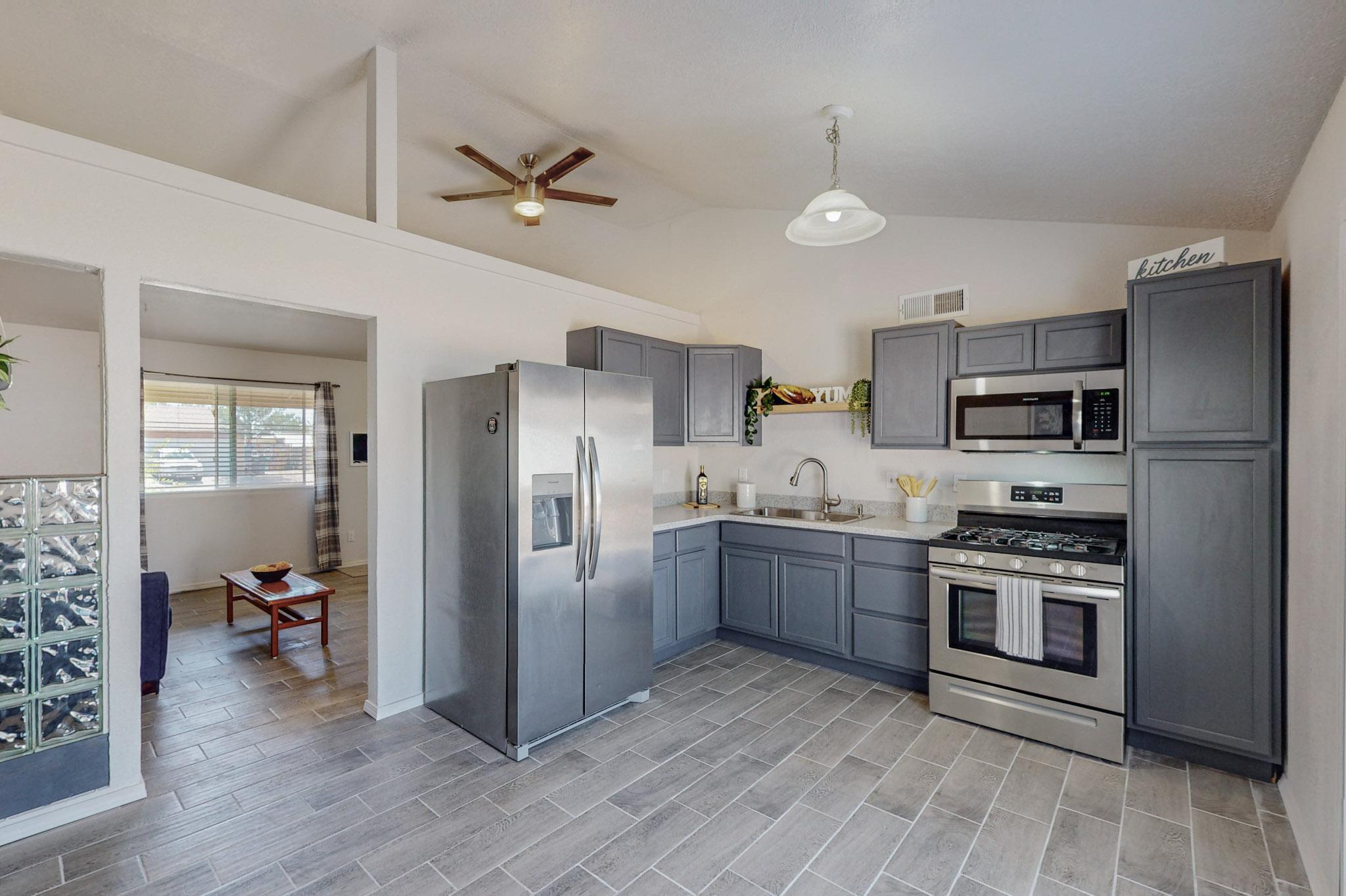 56 SOMMERSET Drive SE