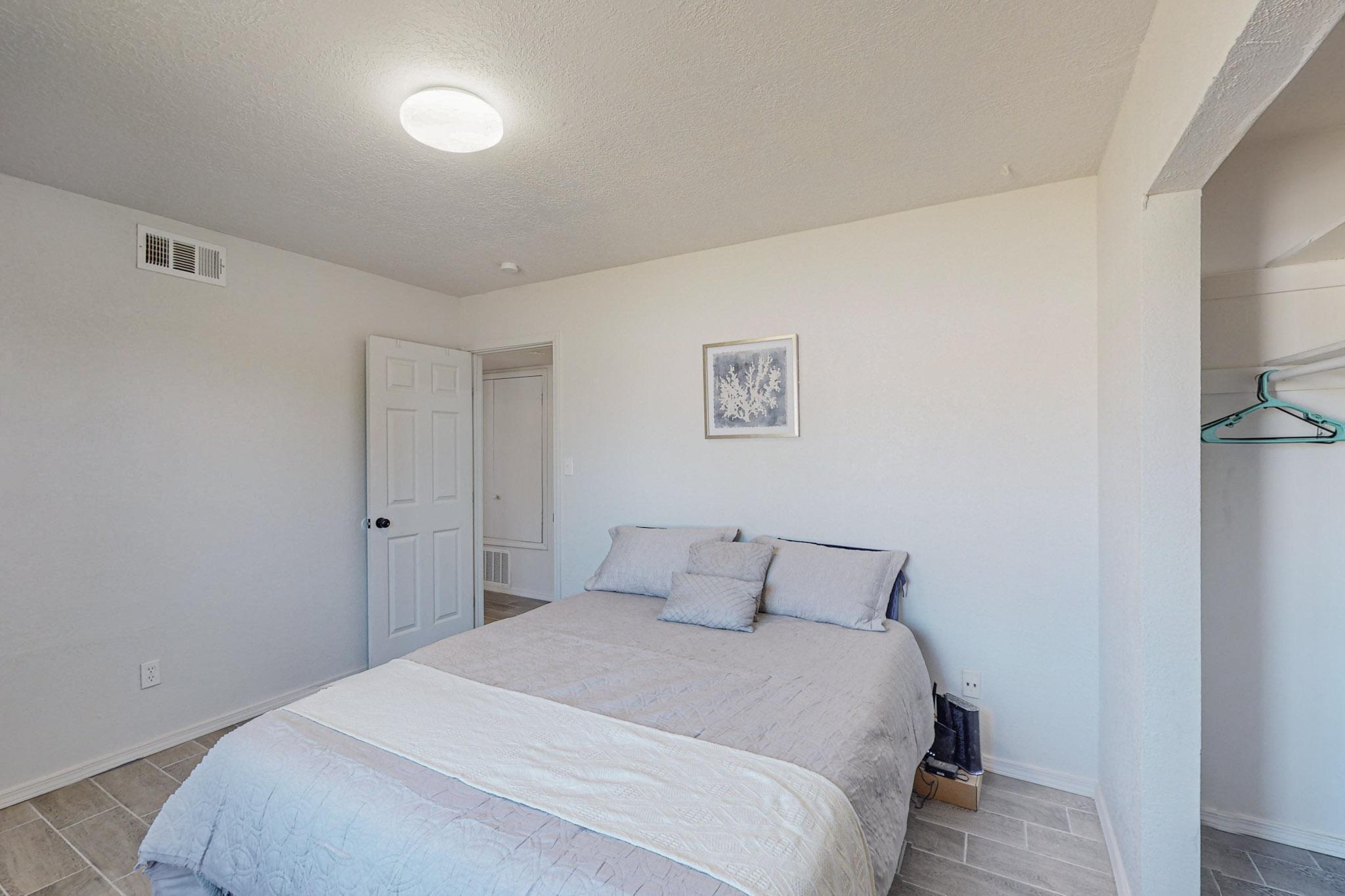 56 SOMMERSET Drive SE