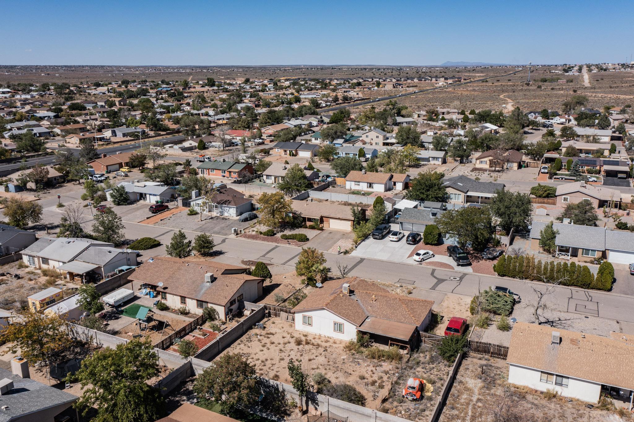 56 SOMMERSET Drive SE