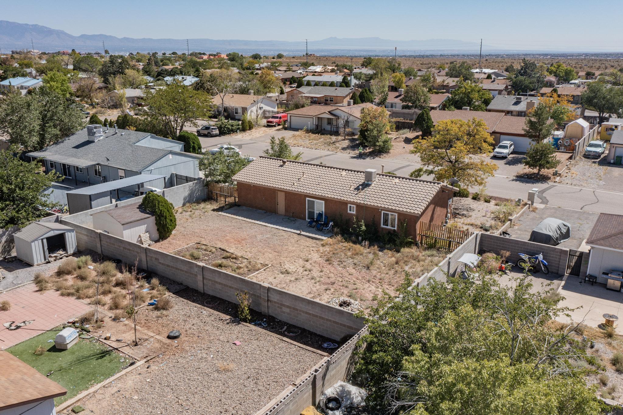 56 SOMMERSET Drive SE