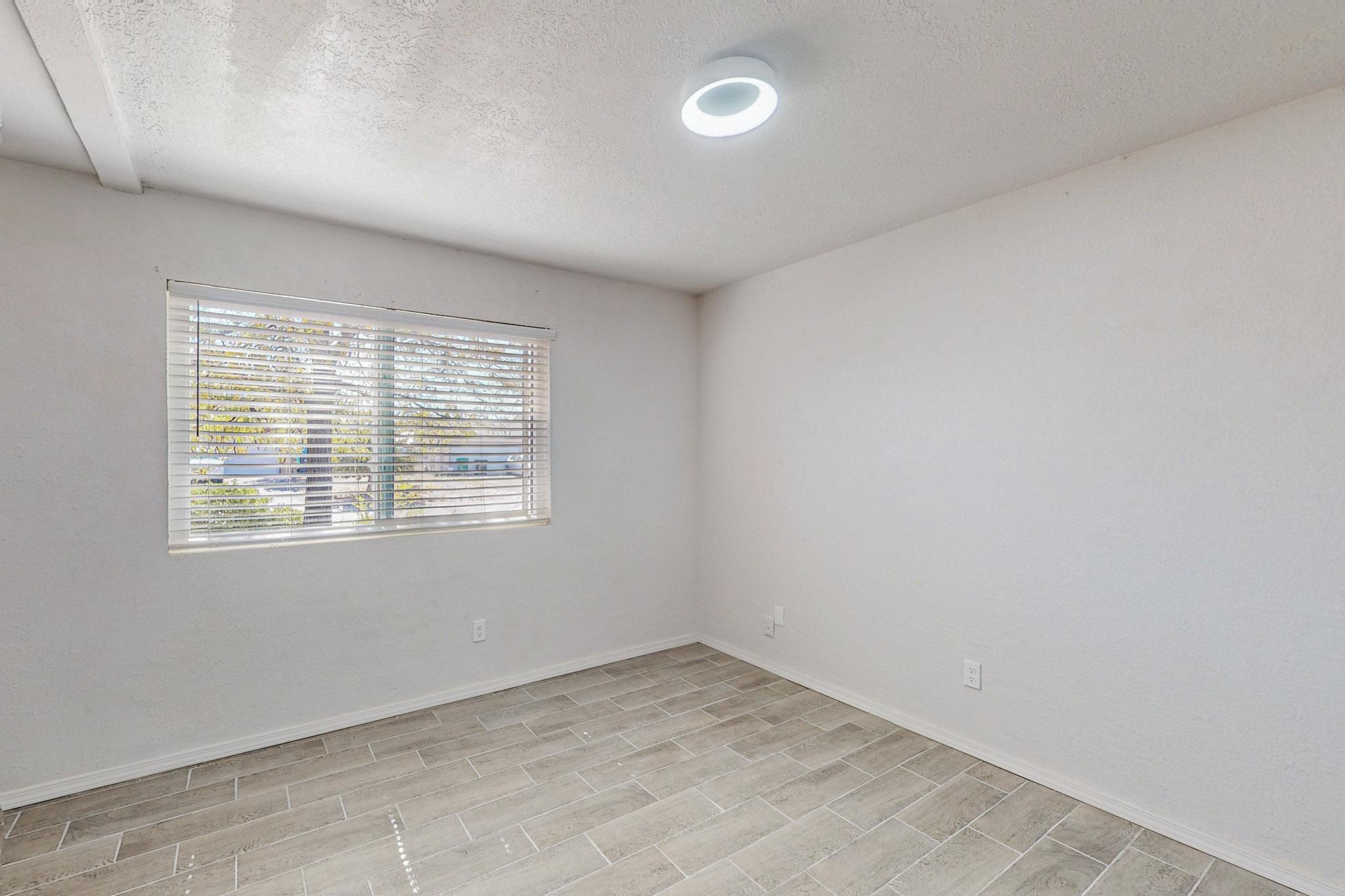 56 SOMMERSET Drive SE