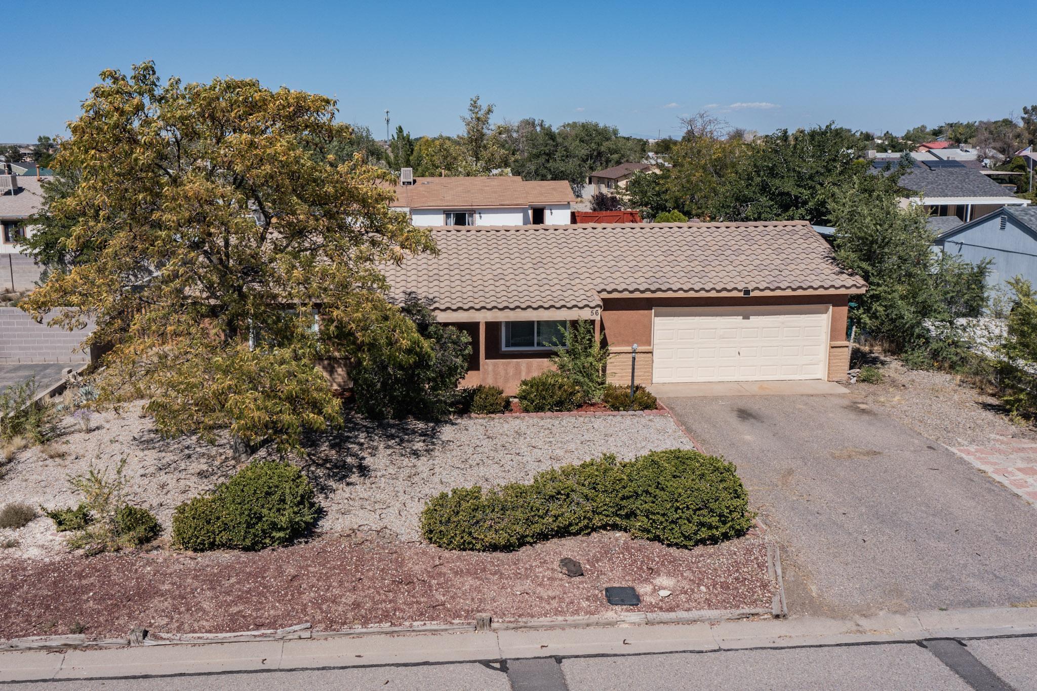56 SOMMERSET Drive SE