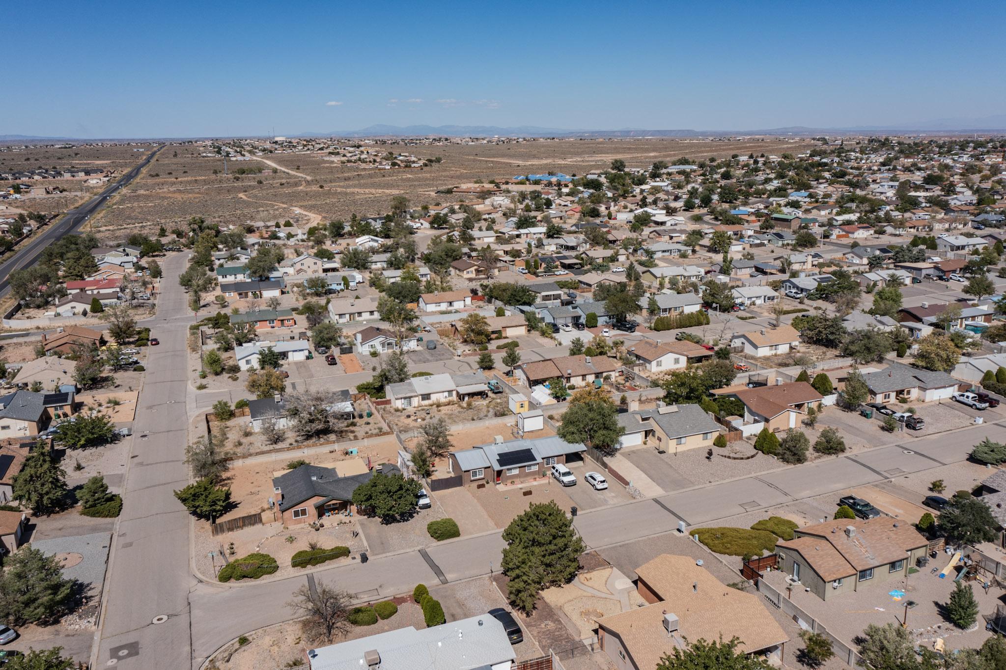 56 SOMMERSET Drive SE