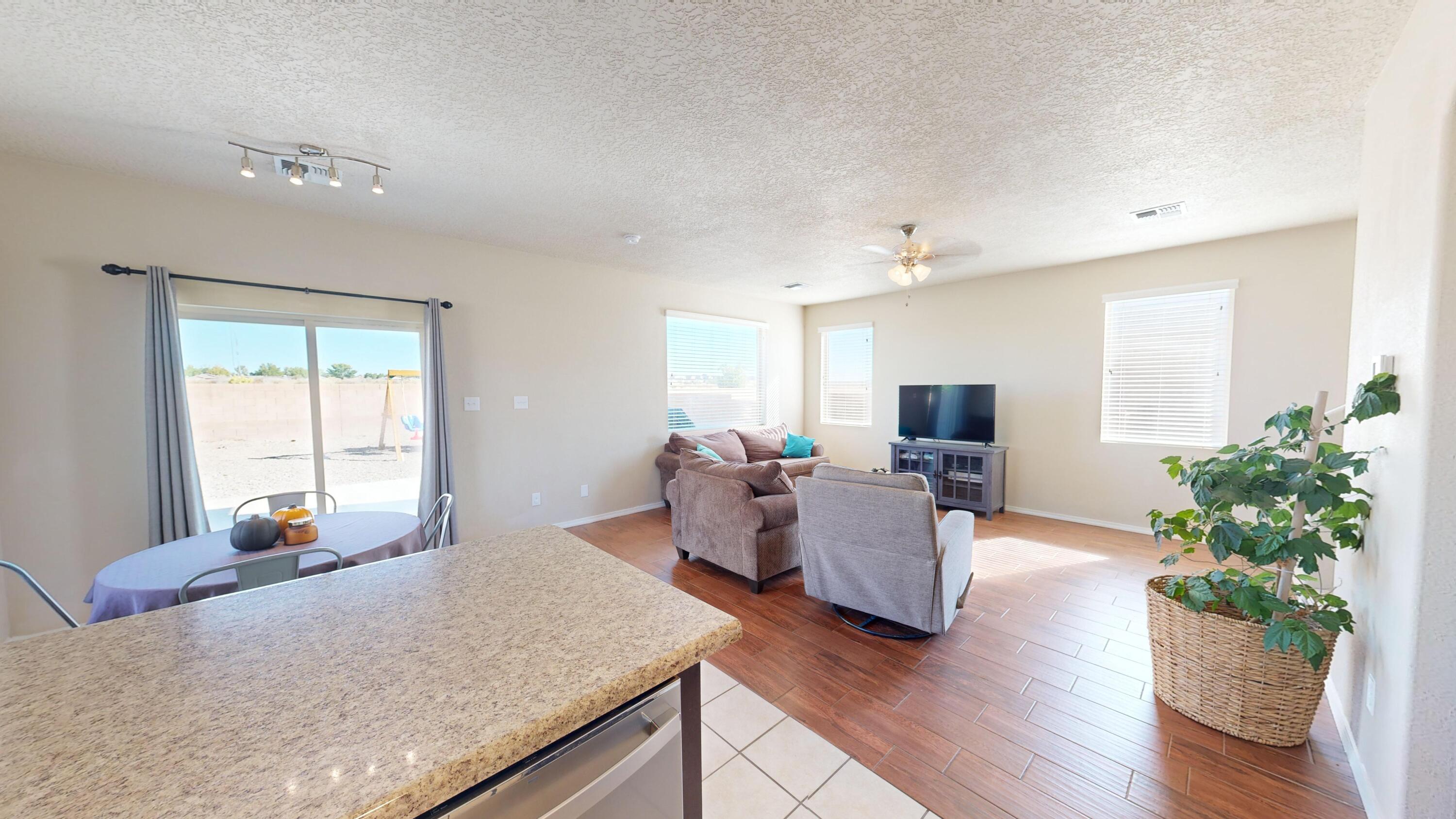 1037 NORTHERN LIGHTS Way NE