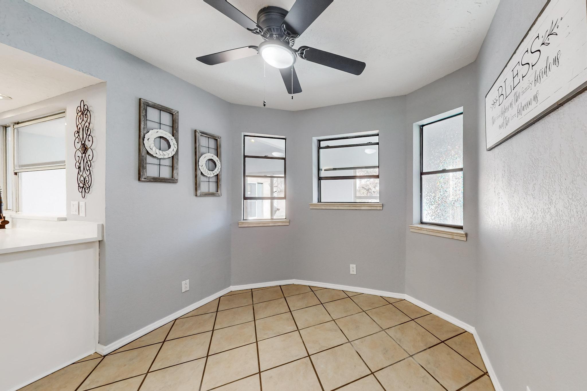 4104 GLEN CANYON Road NE