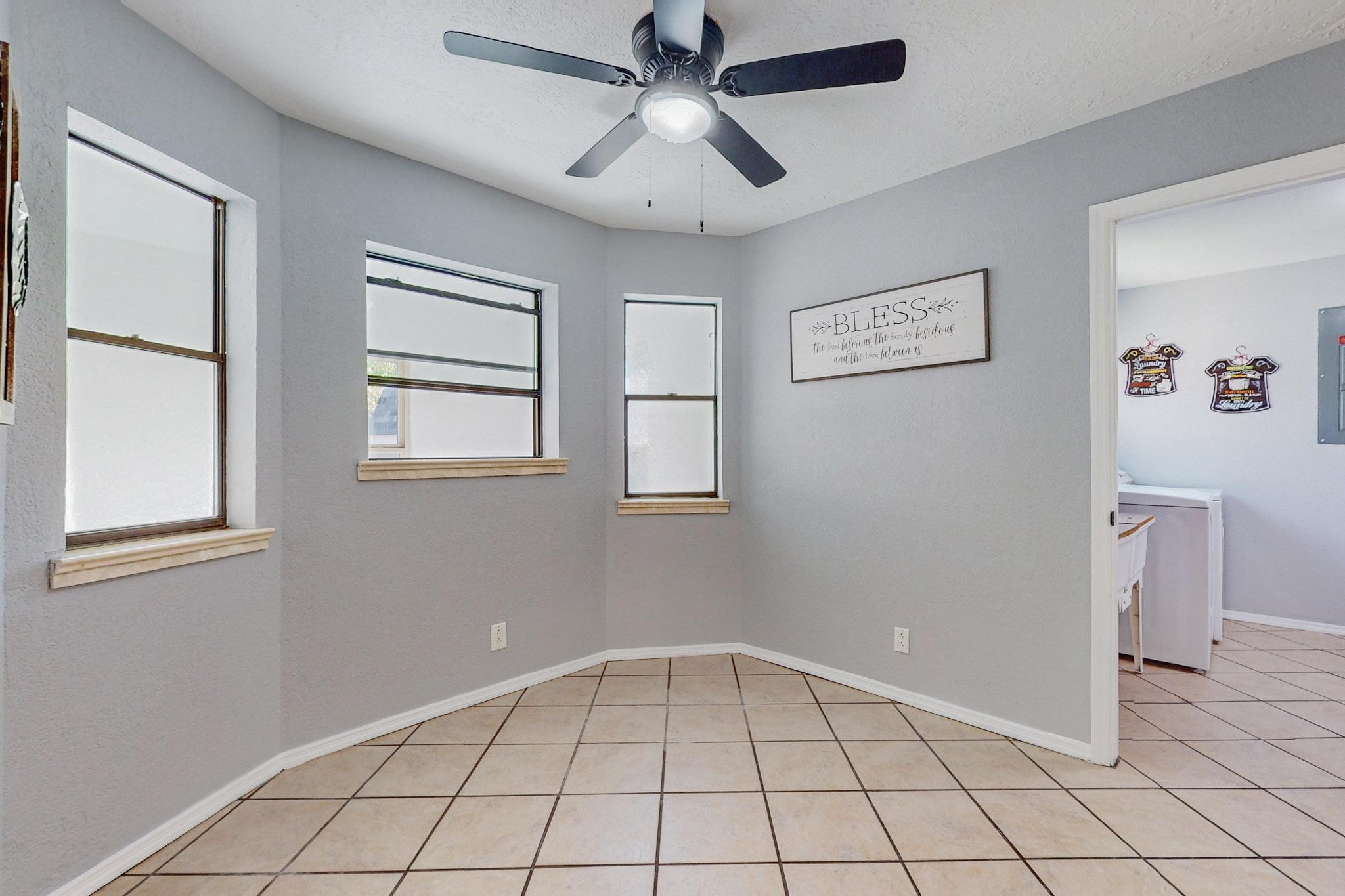 4104 GLEN CANYON Road NE