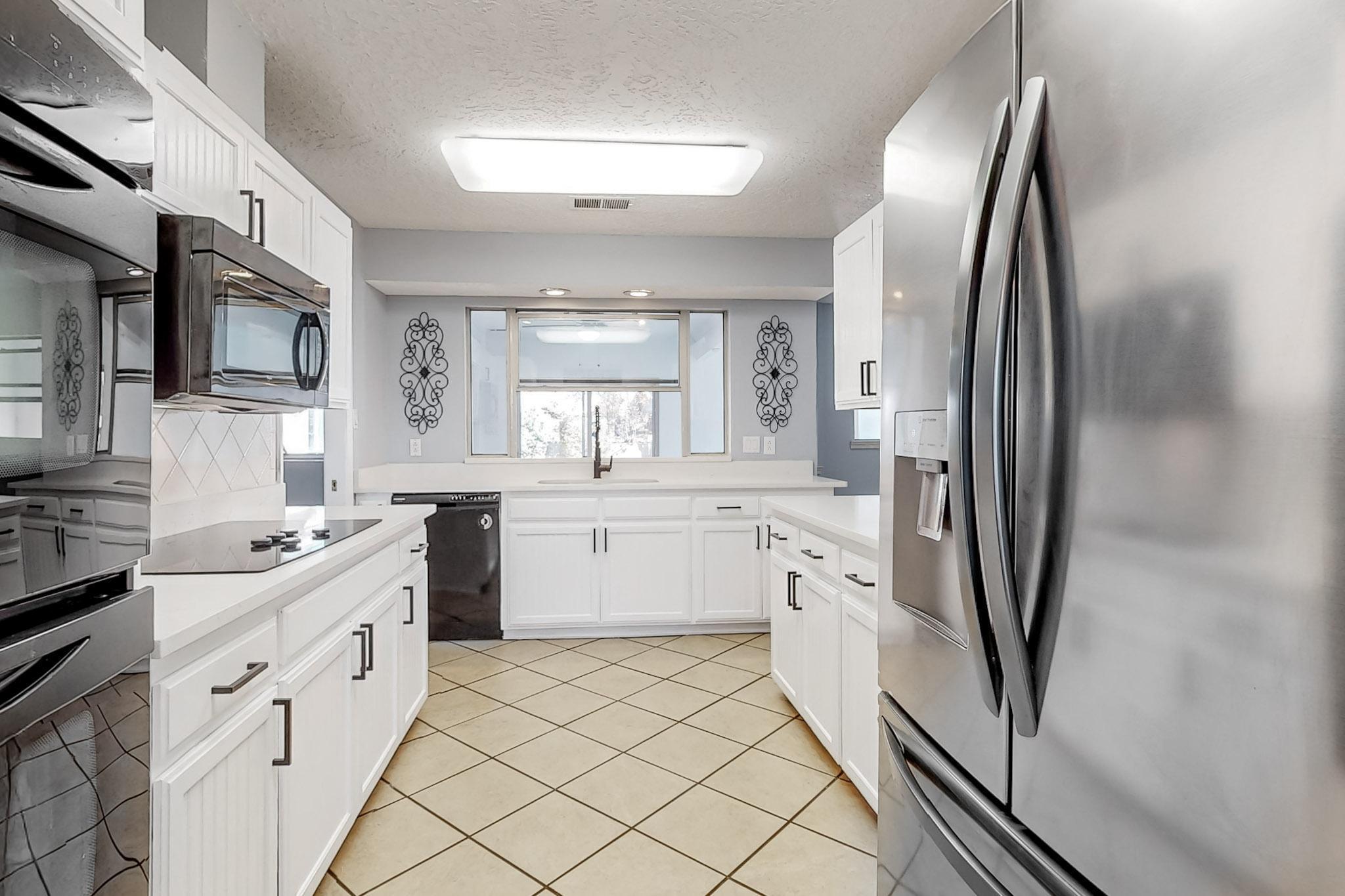 4104 GLEN CANYON Road NE