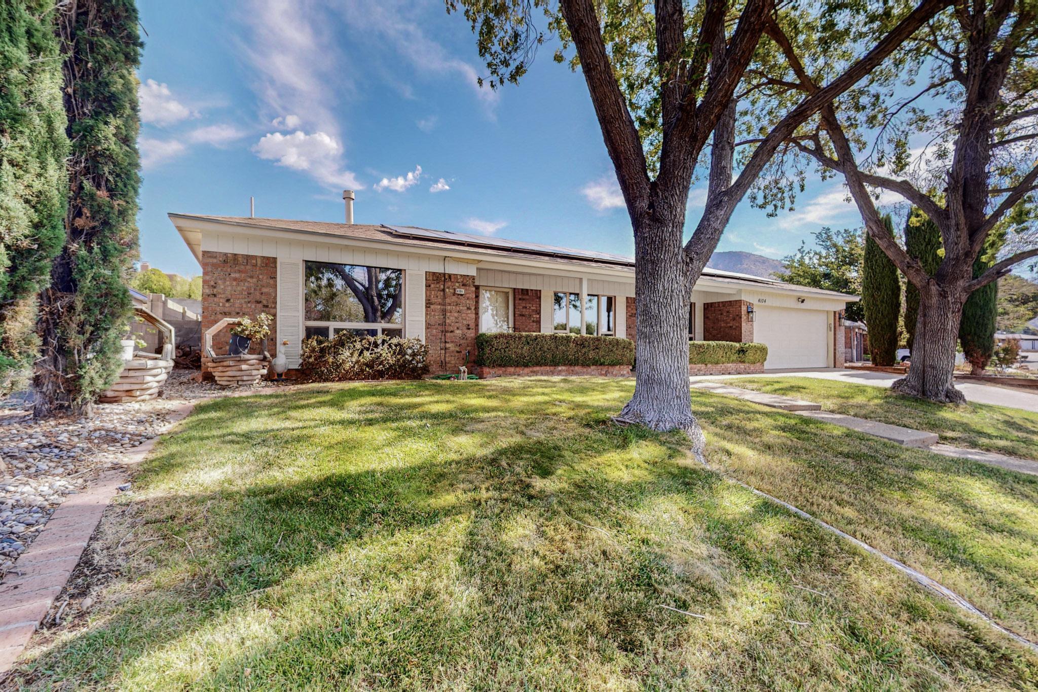 4104 GLEN CANYON Road NE