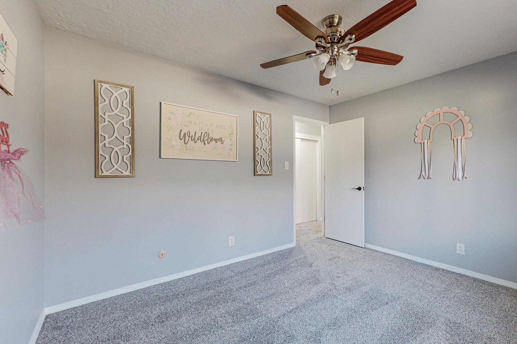 4104 GLEN CANYON Road NE