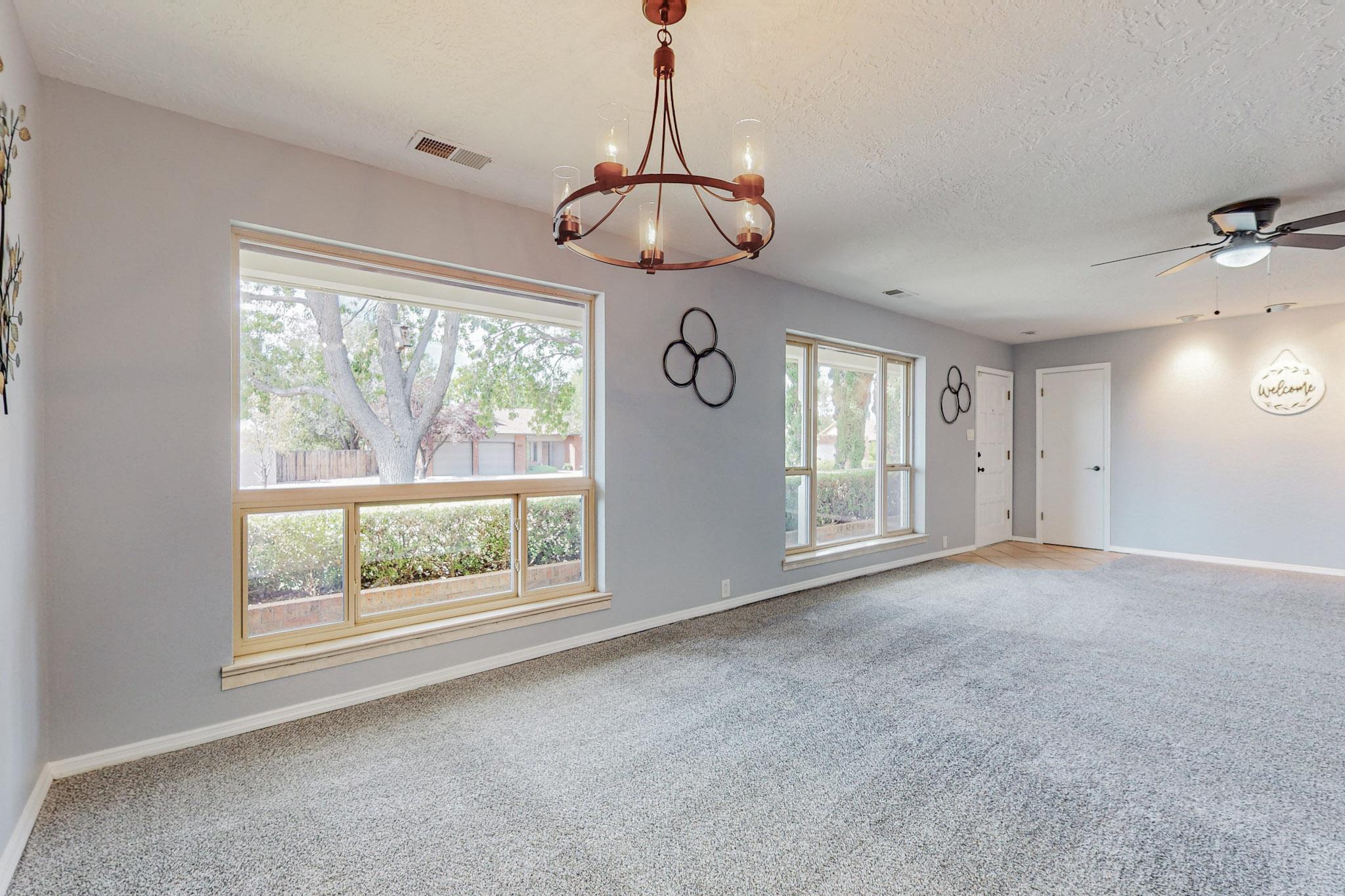 4104 GLEN CANYON Road NE