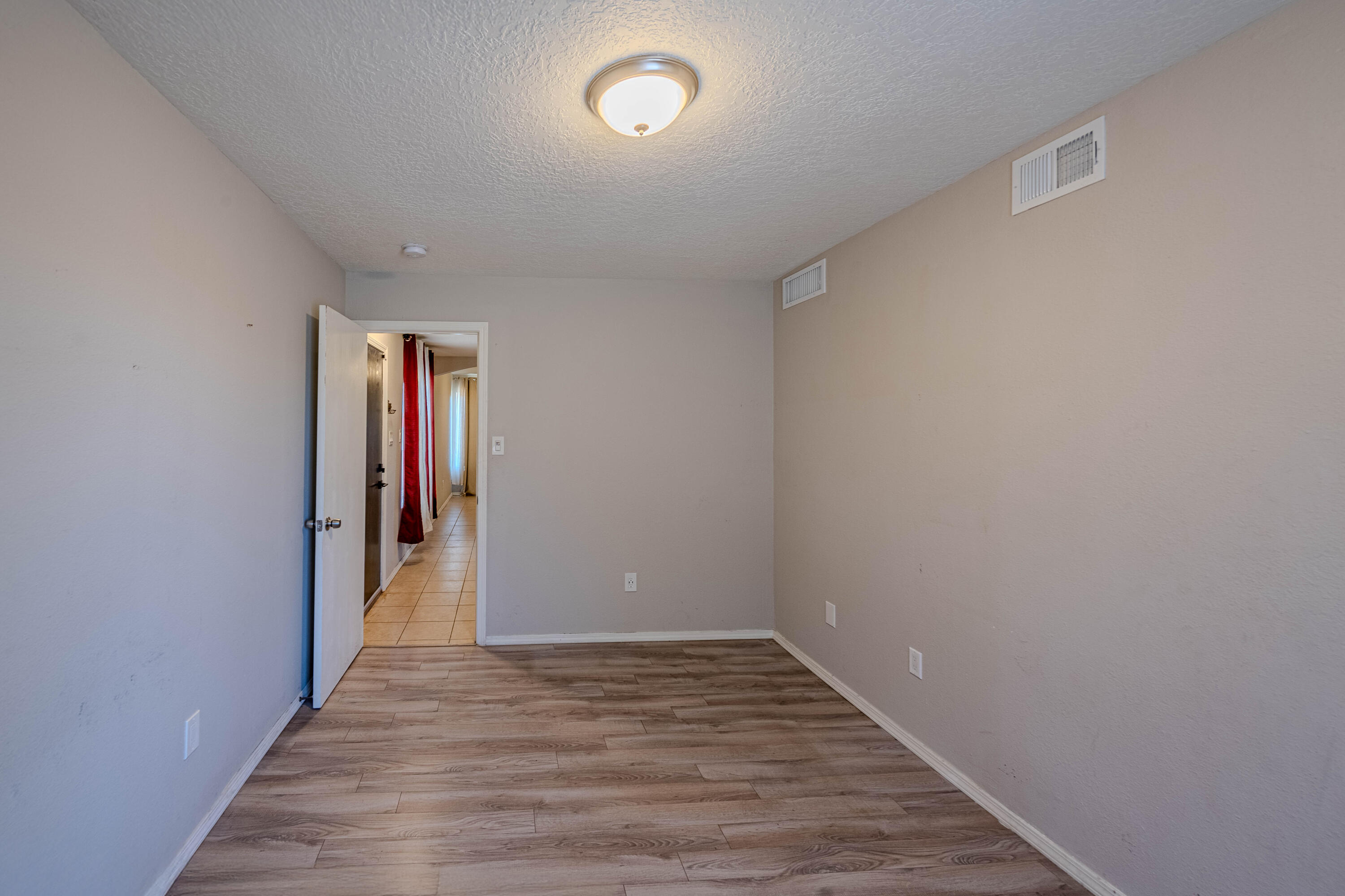 9105 SKYLIGHT Avenue SW