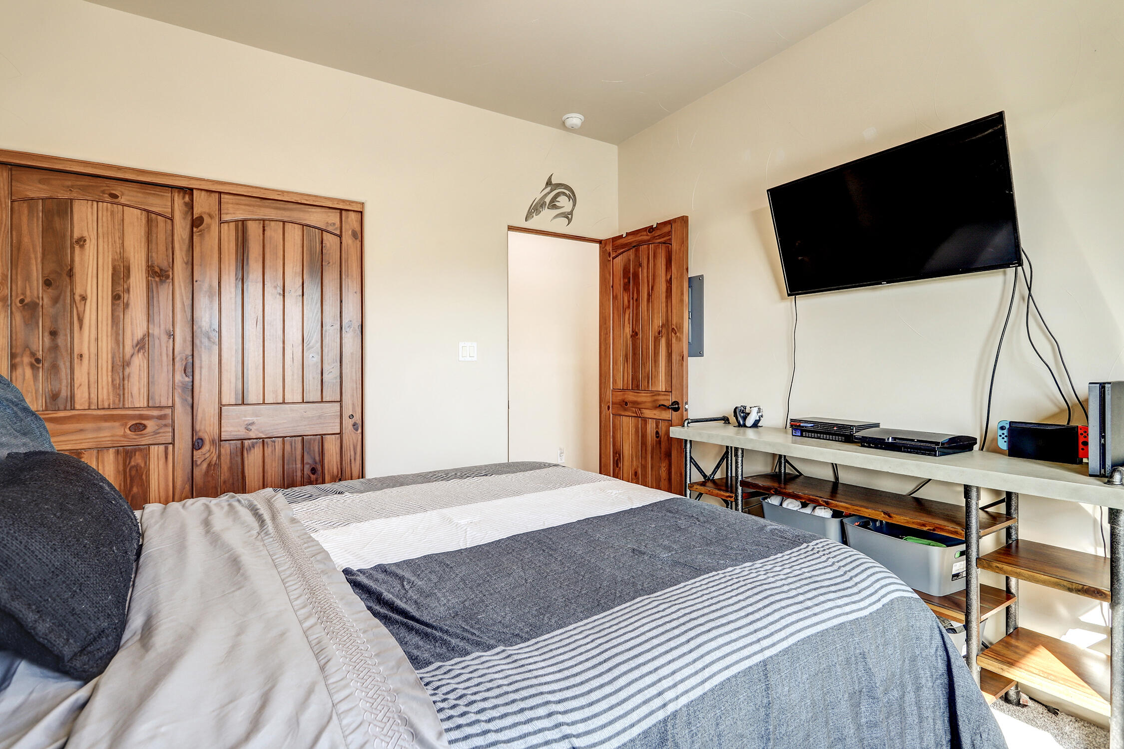 392 CORONADO Lane NE