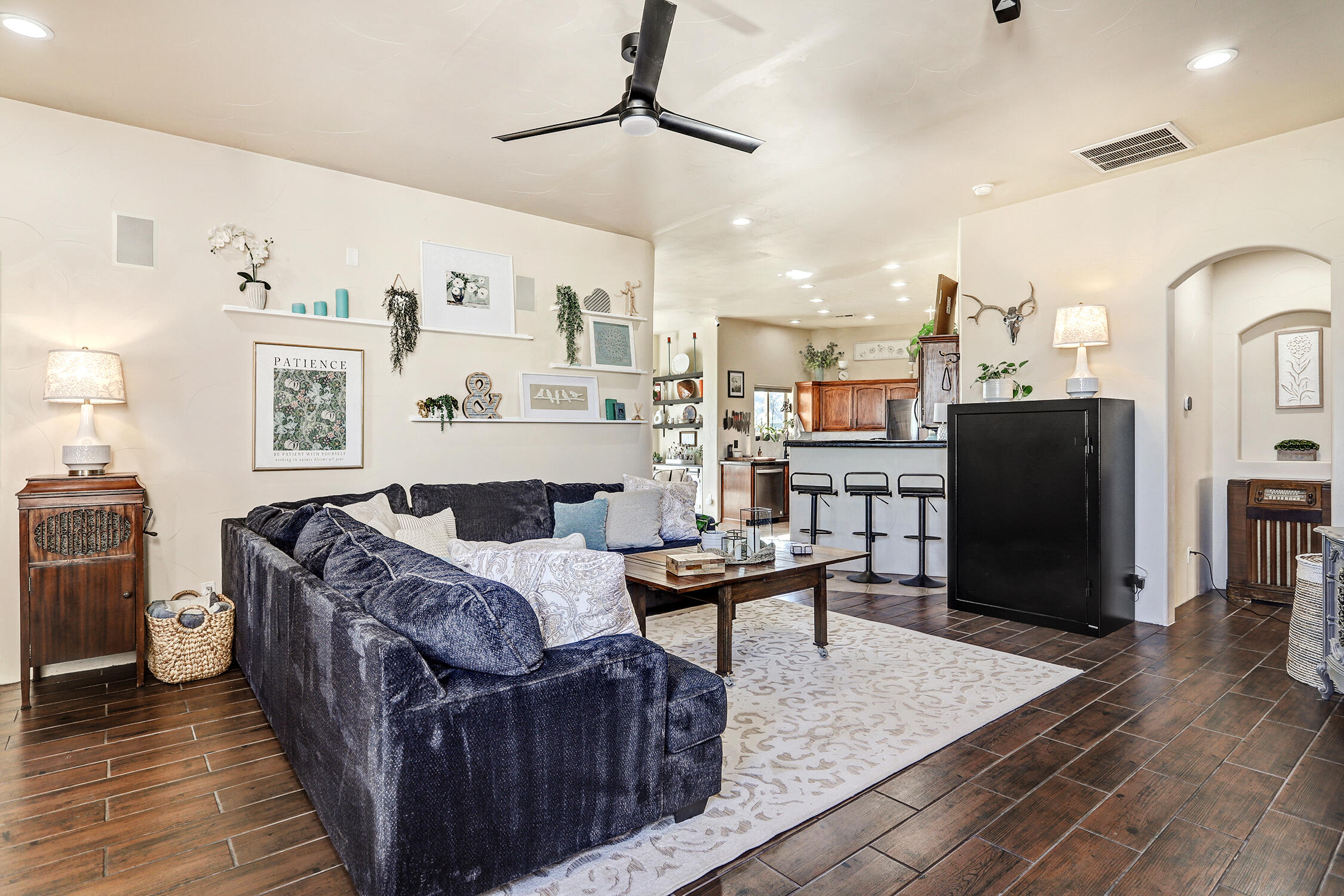 392 CORONADO Lane NE