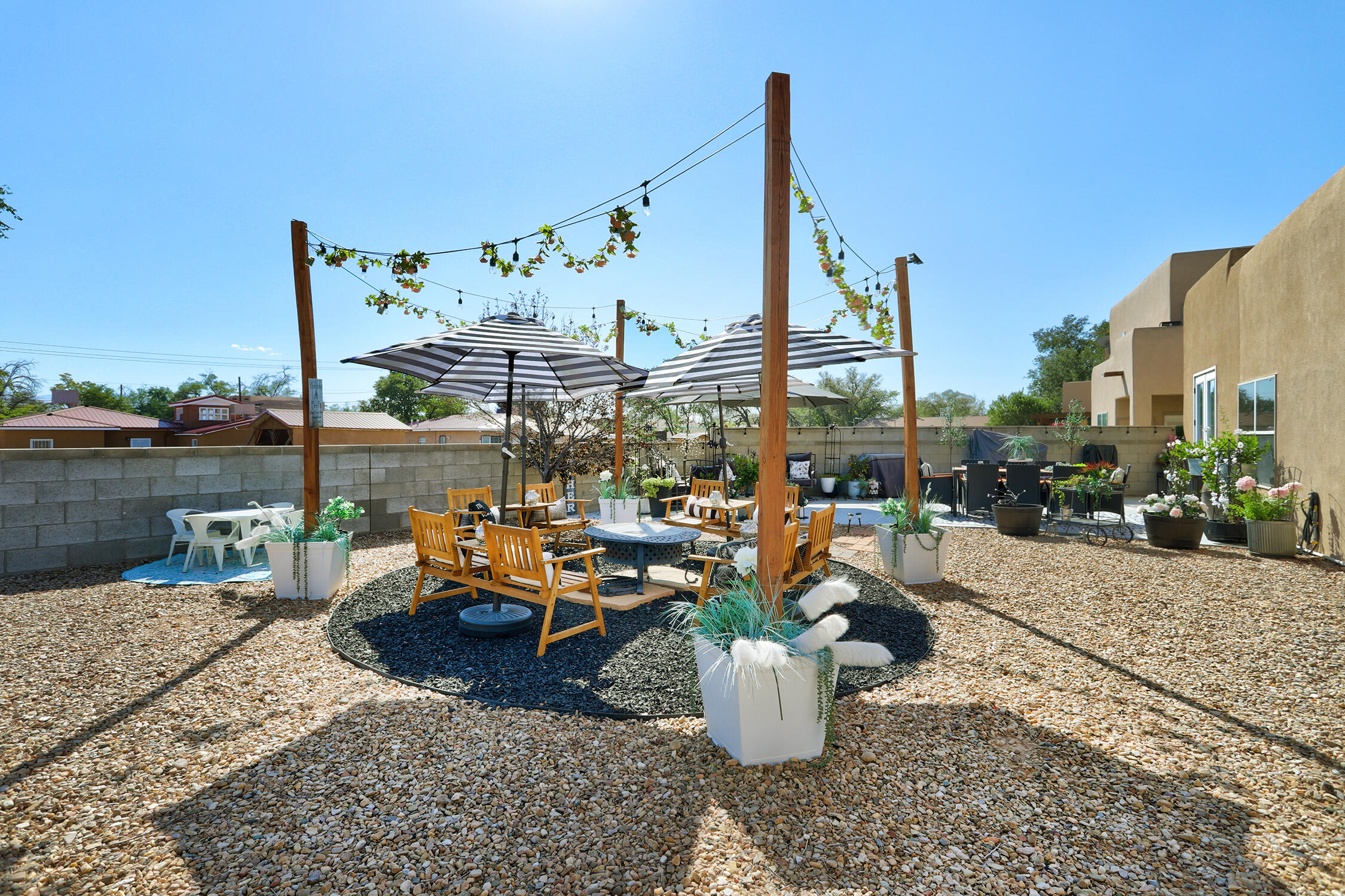 392 CORONADO Lane NE