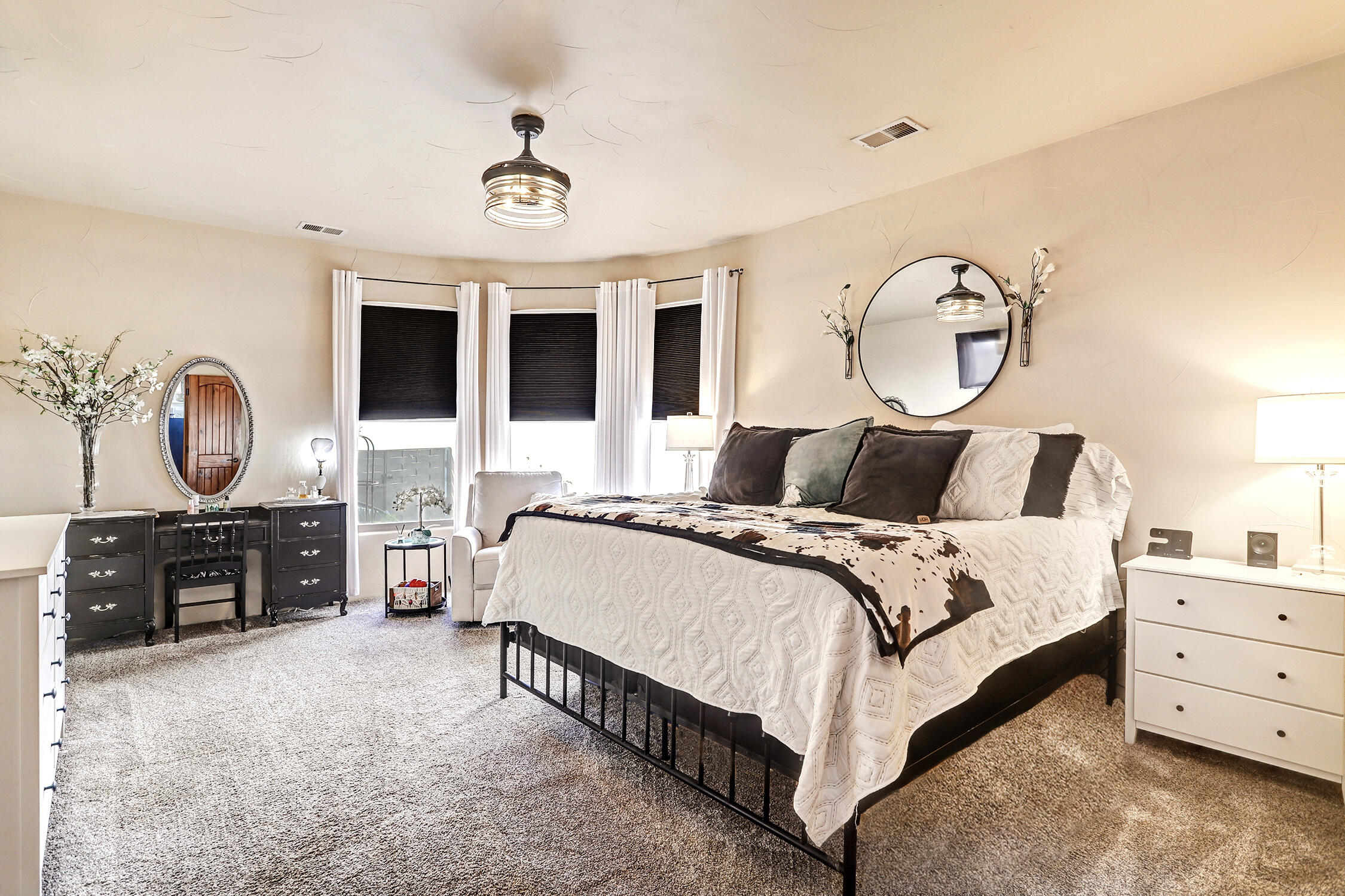 392 CORONADO Lane NE