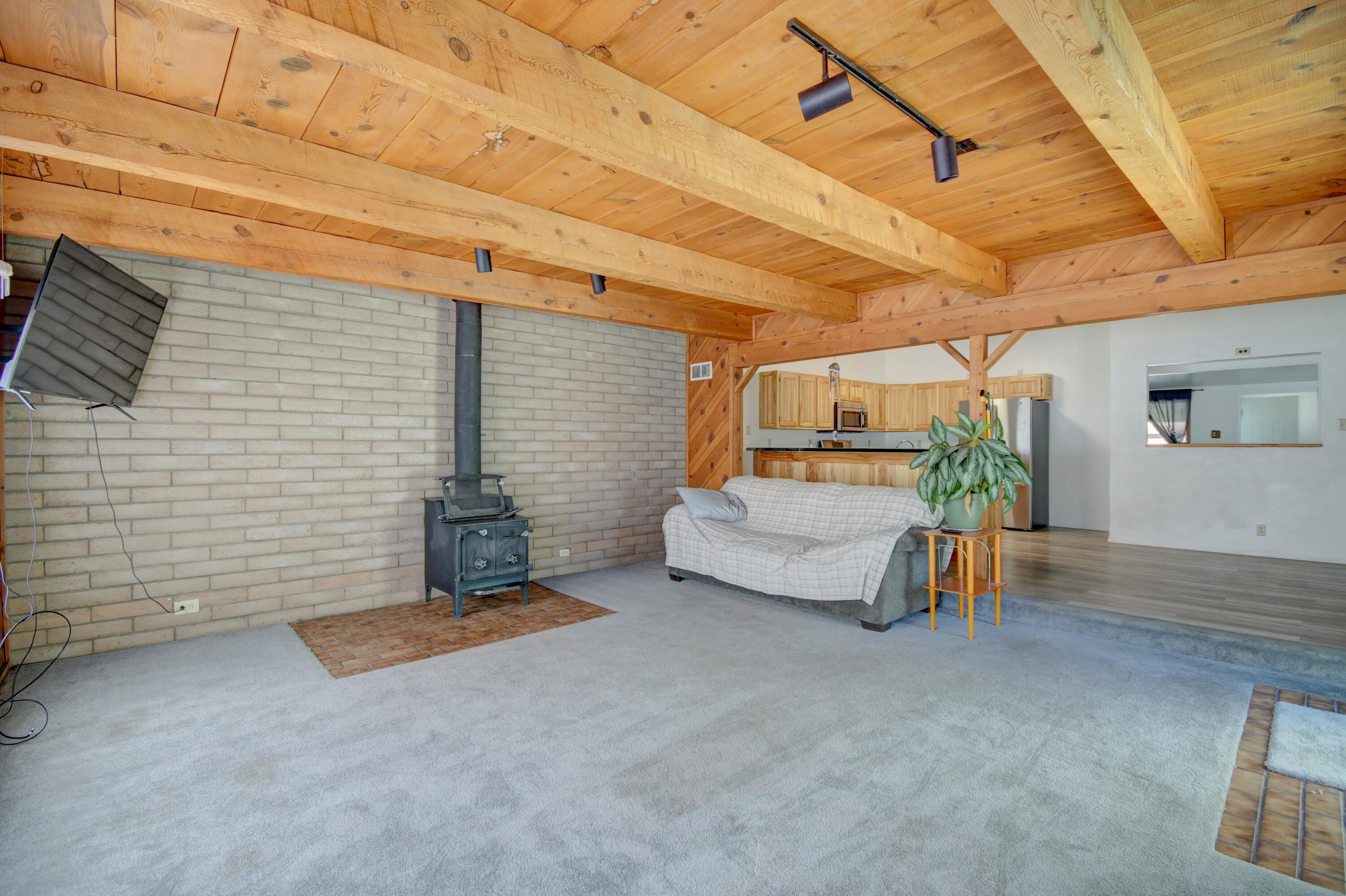 11504 ANGELINA Place NE