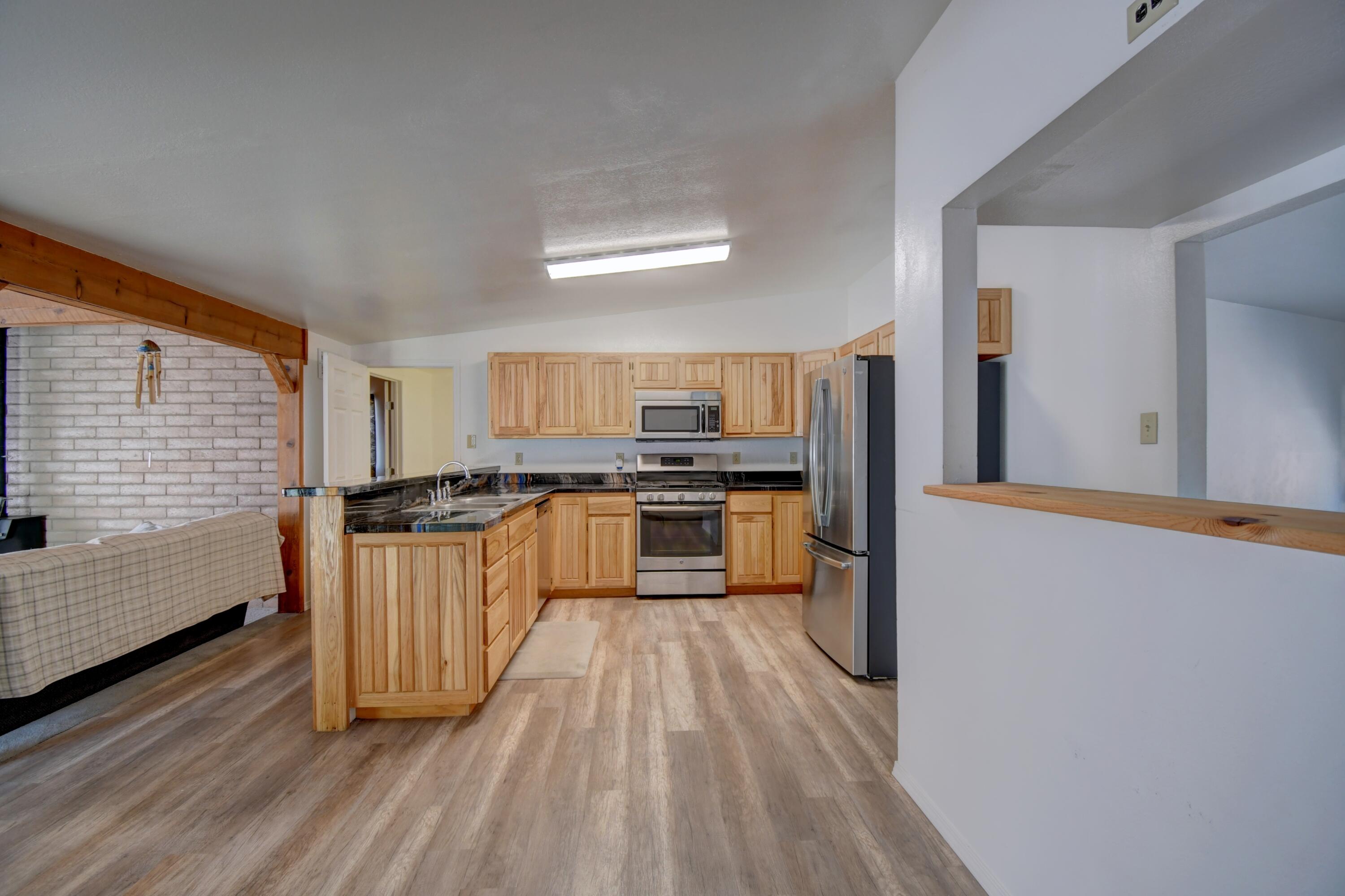 11504 ANGELINA Place NE