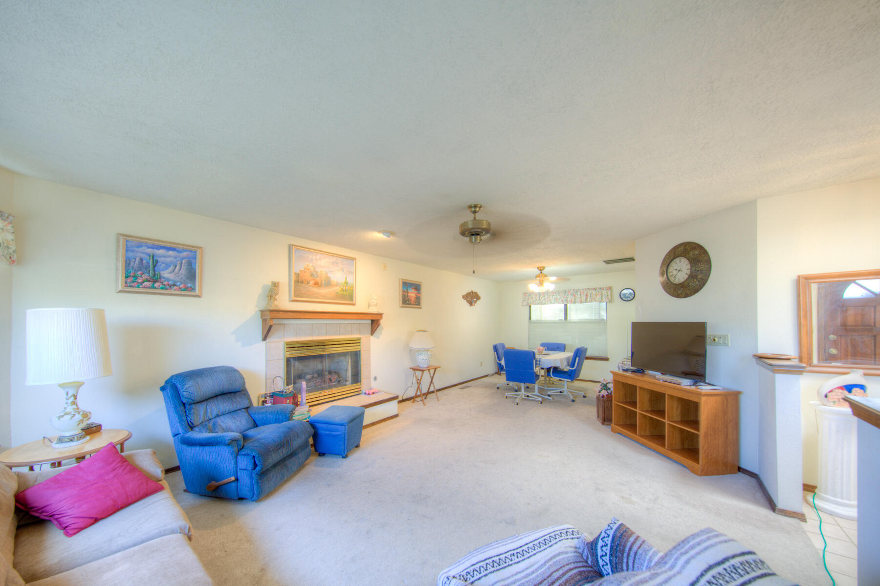 7400 LYNWOOD Drive NW