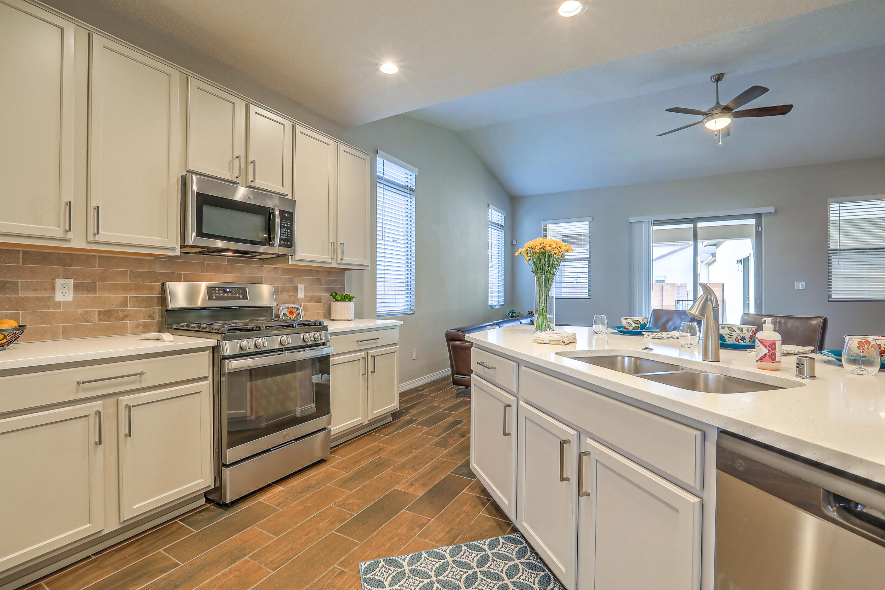 2613 HOUSER Avenue SE