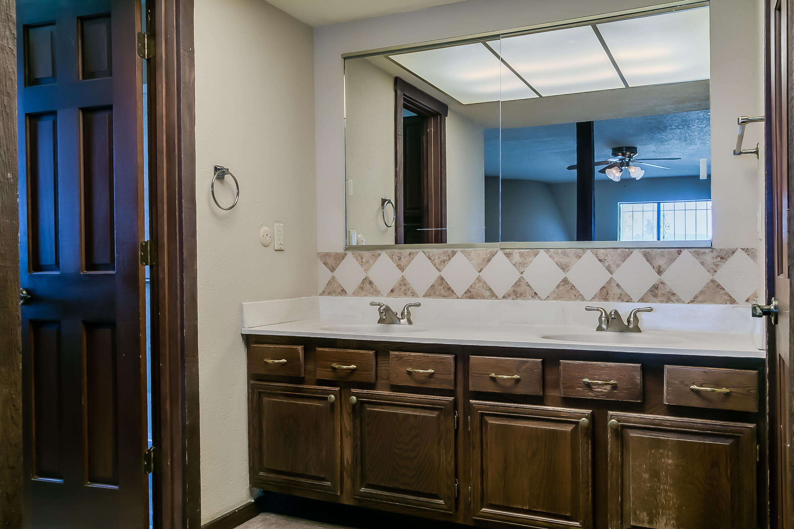 5012 NORTHERN Trail NW