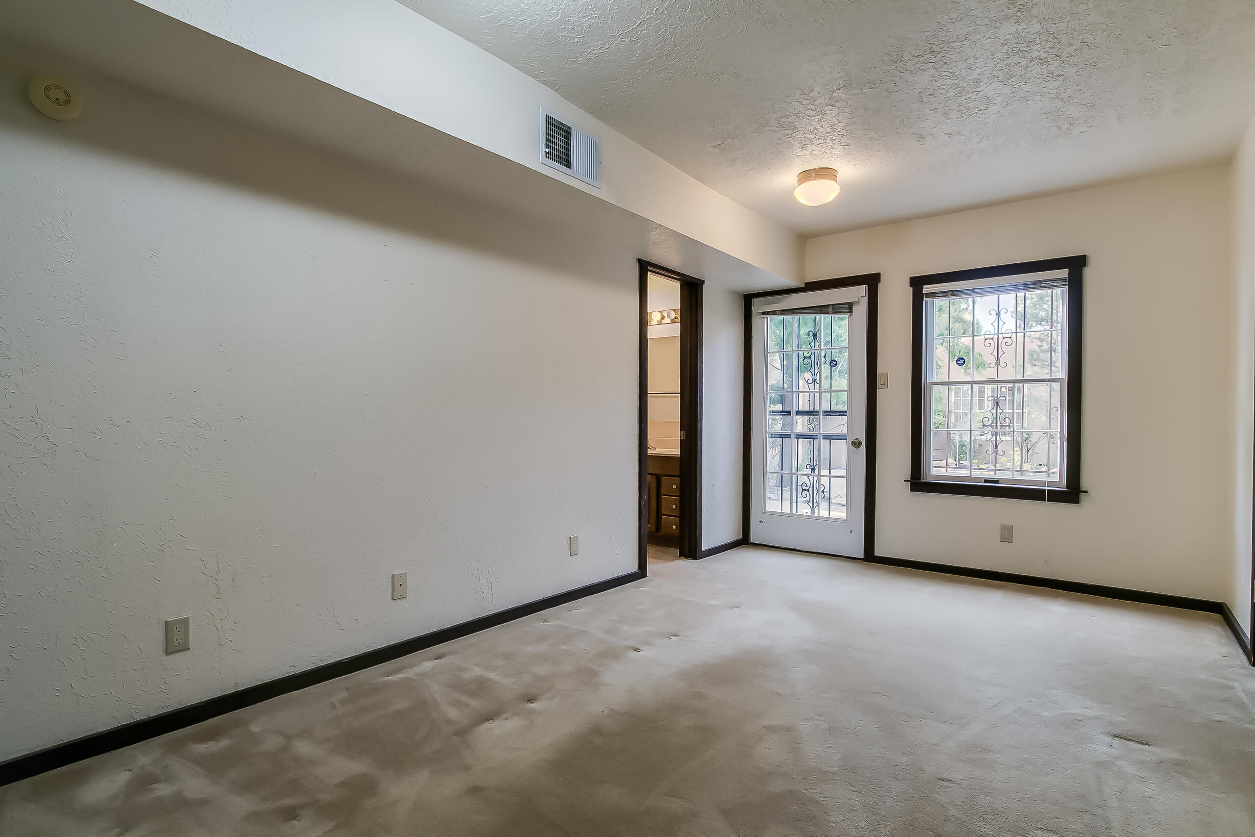 5012 NORTHERN Trail NW