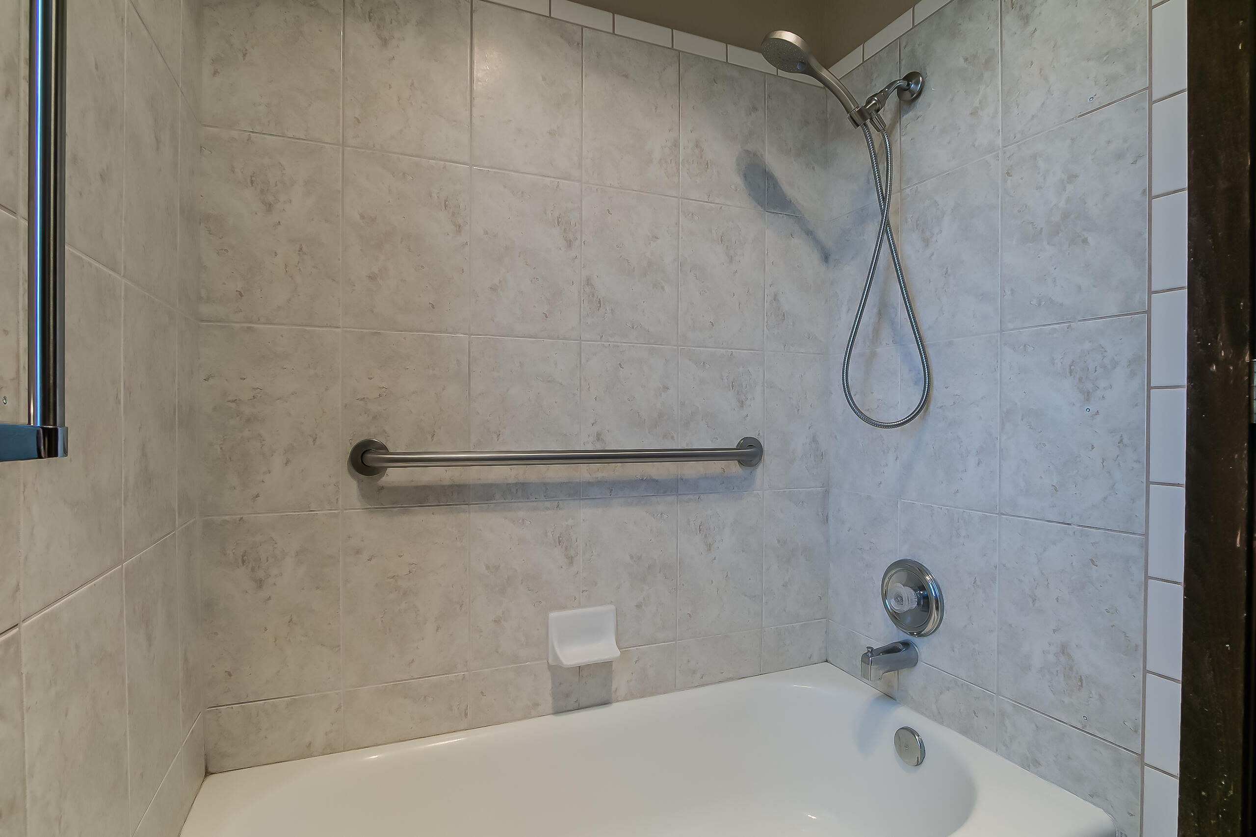 5012 NORTHERN Trail NW