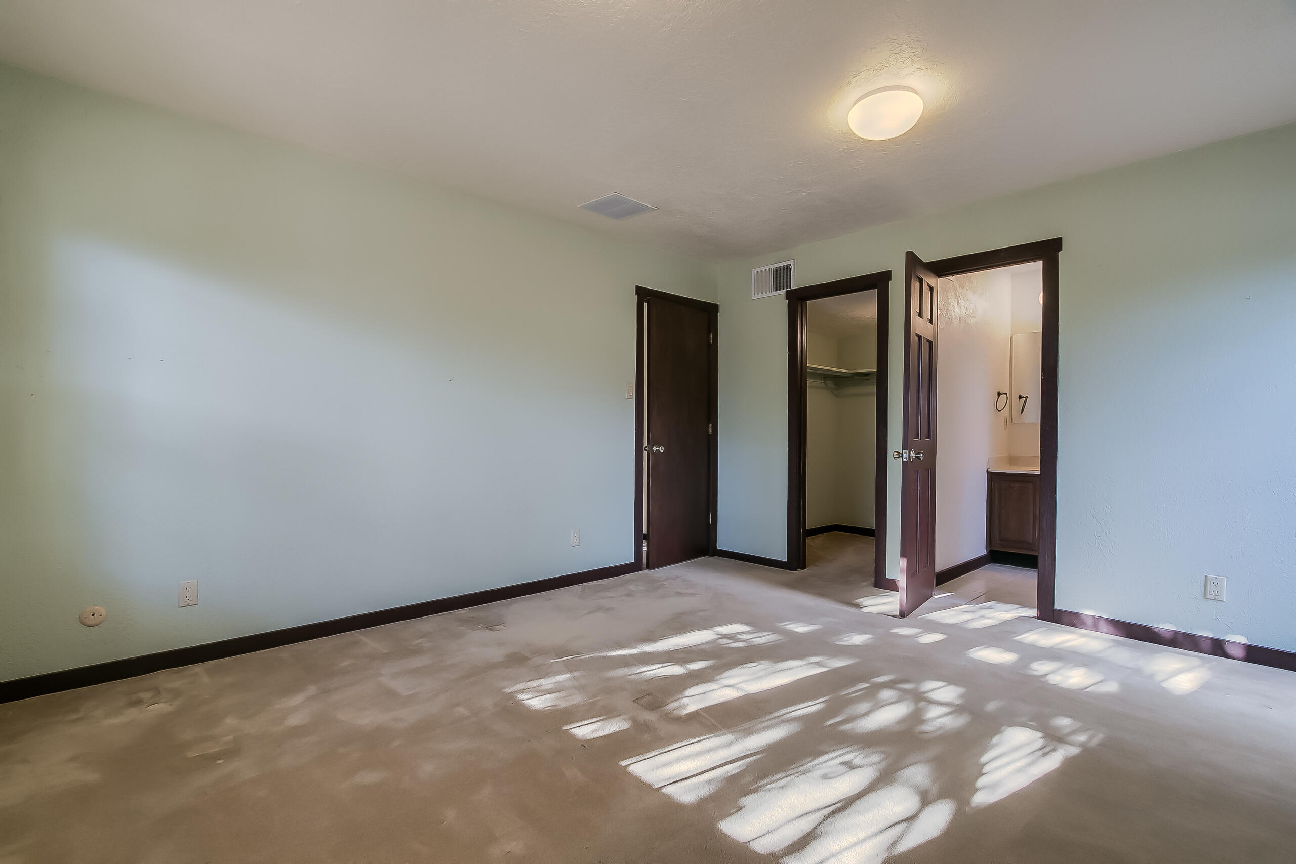 5012 NORTHERN Trail NW